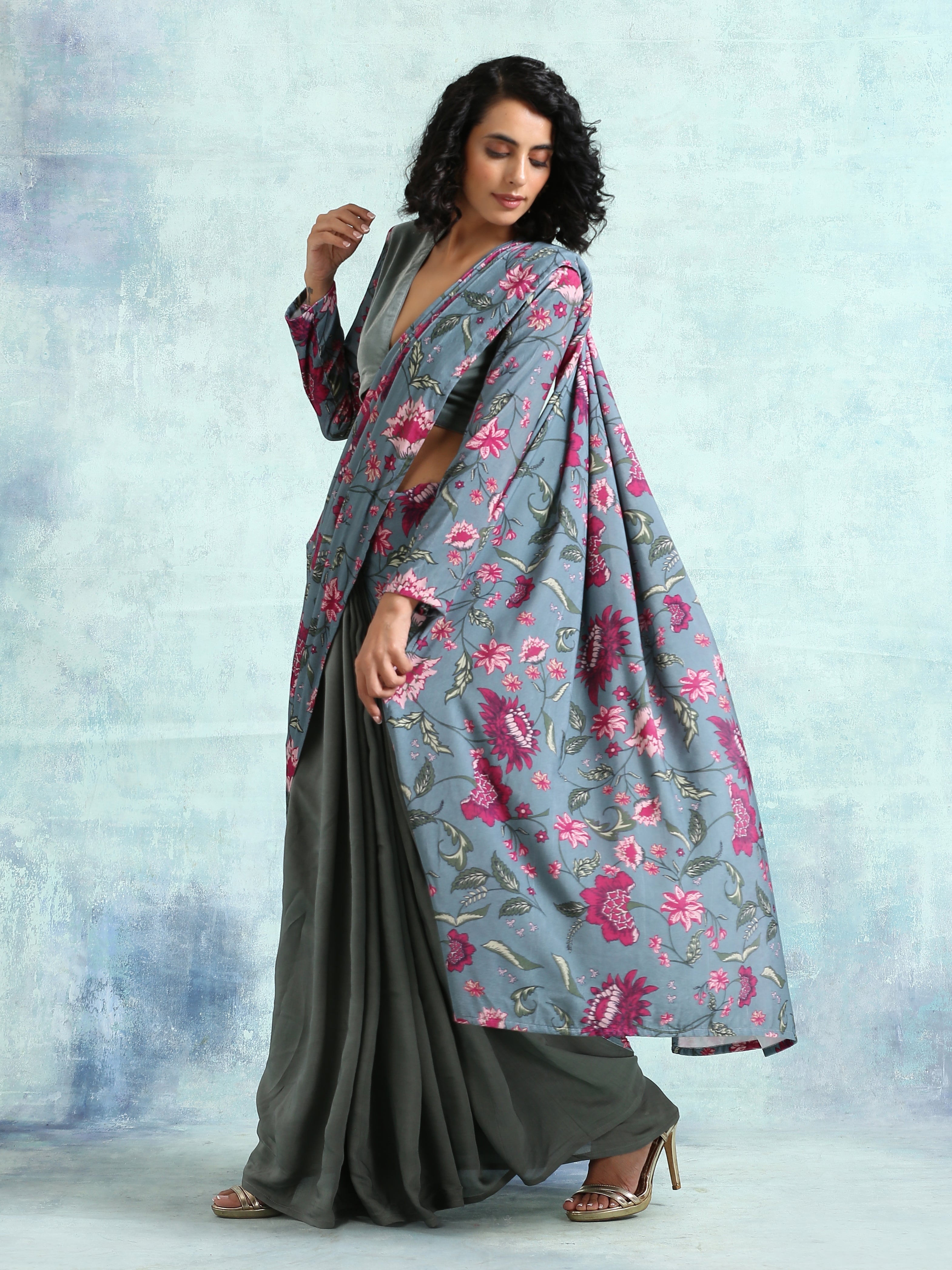 trueBrowns Grey Printed Velvet Ready to Wear Saree