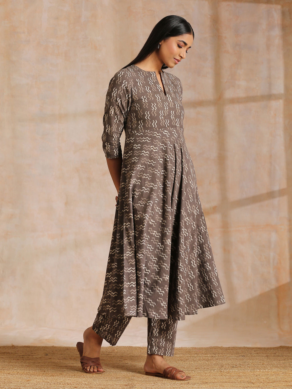 trueBrowns Clay Dabu Zig-Zag Motifs Print Cotton Flared Kurta Pant Set
