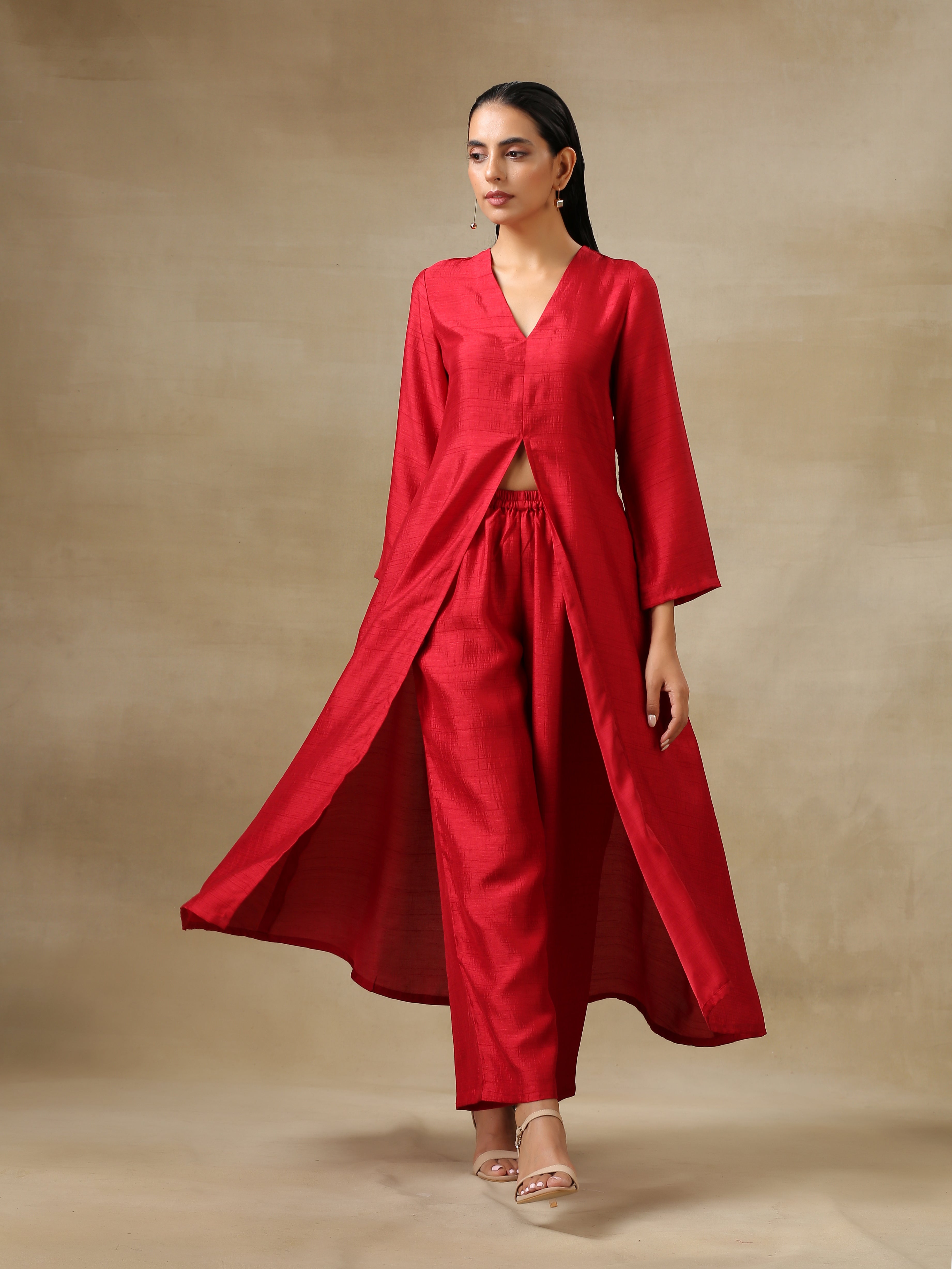 trueBrowns Maroon Textured Silk Front Slit Kurta Pant Set