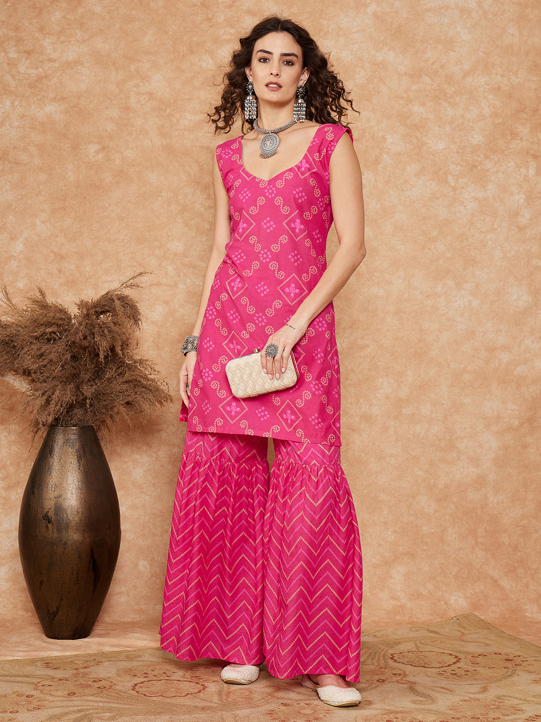 InWeave Women's Fuchsia S Print Sweetheart Neckline Kurta Palazzo Set
