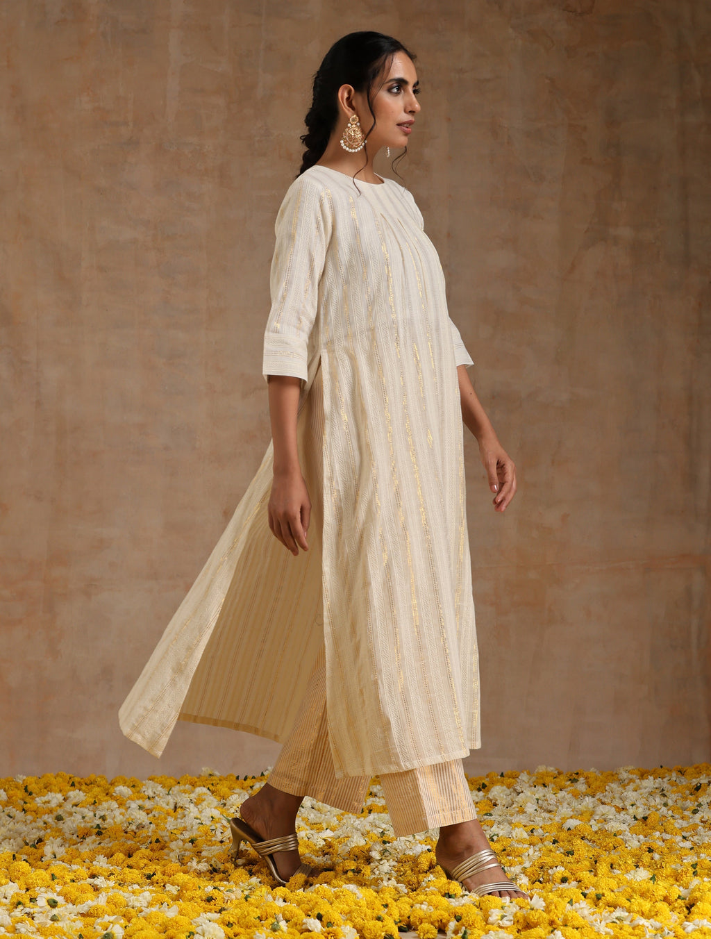 trueBrowns Ivory Gold Cotton Neck Pleat Kurta Set