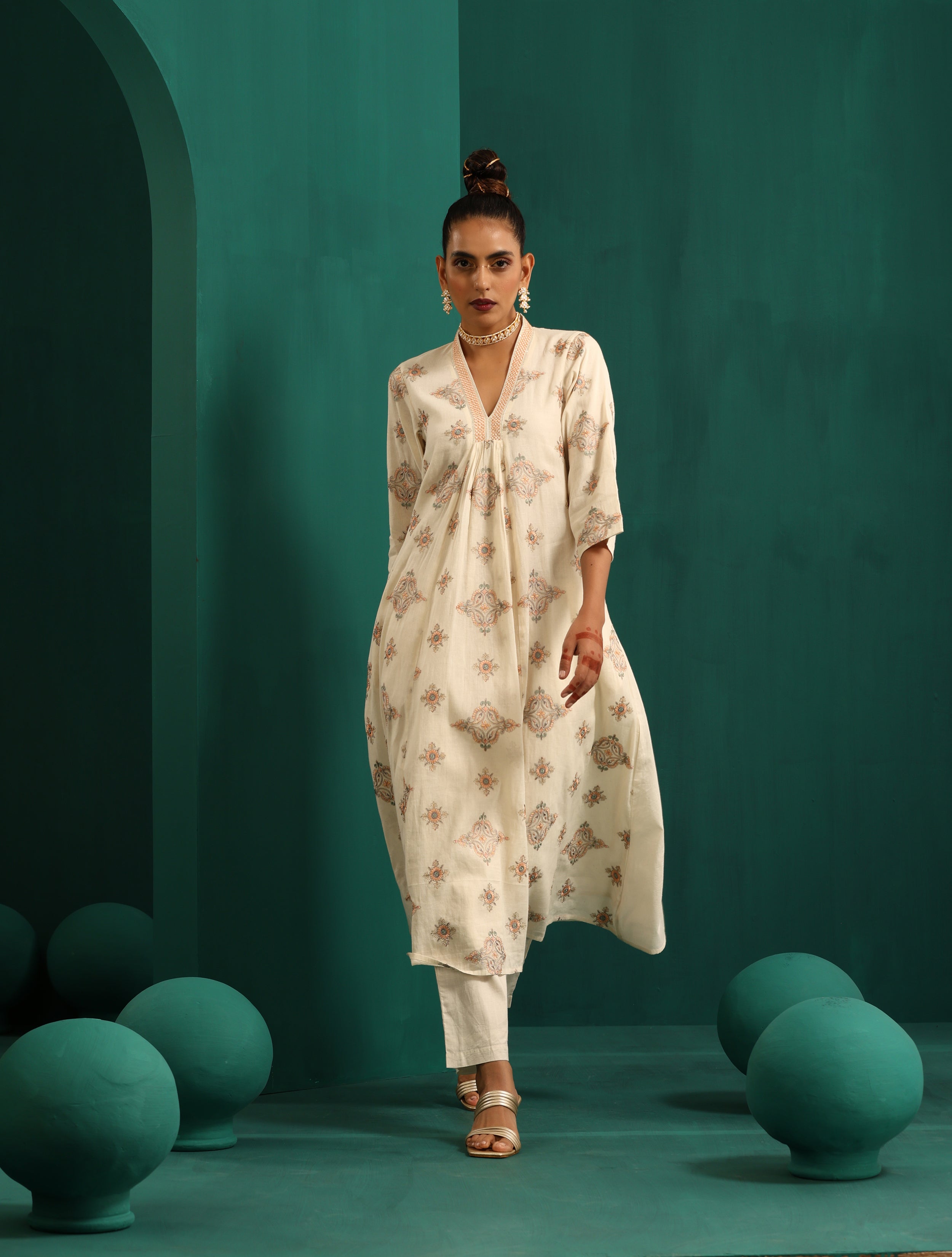trueBrowns Ivory Peach Cotton Front Gathered Kurta Pant Set