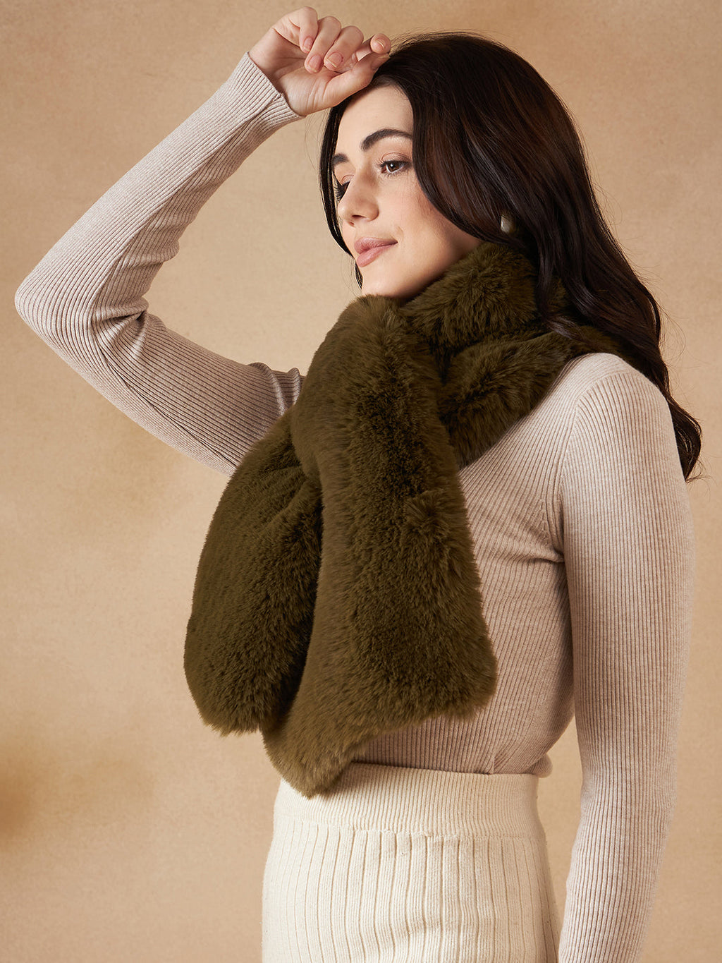 InWeave Women's Mehandi Green Faux Fur Neck Warmer
