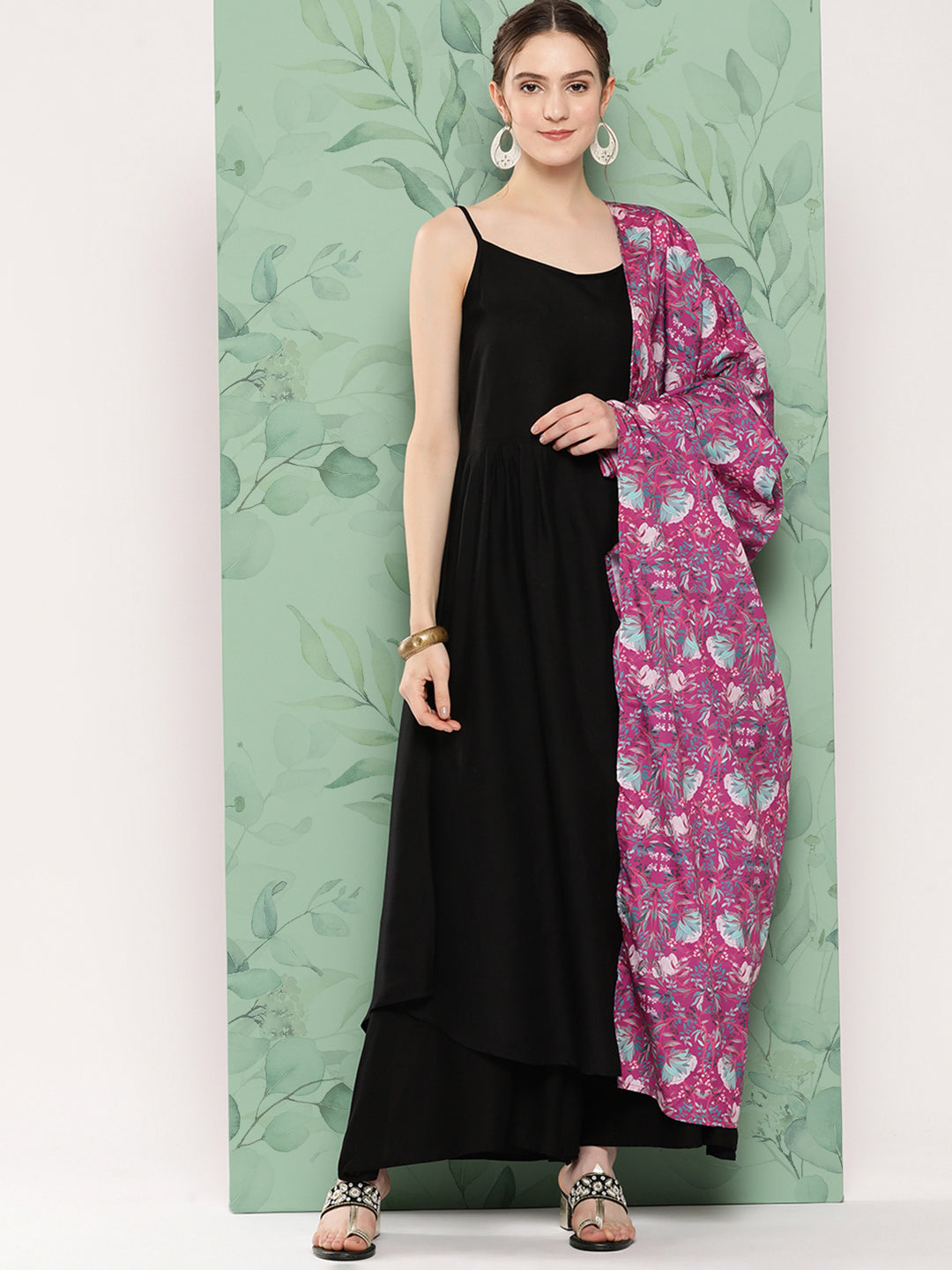 InWeave Women's Black Strappy Set W Magenta Camelia Cr Dupatta