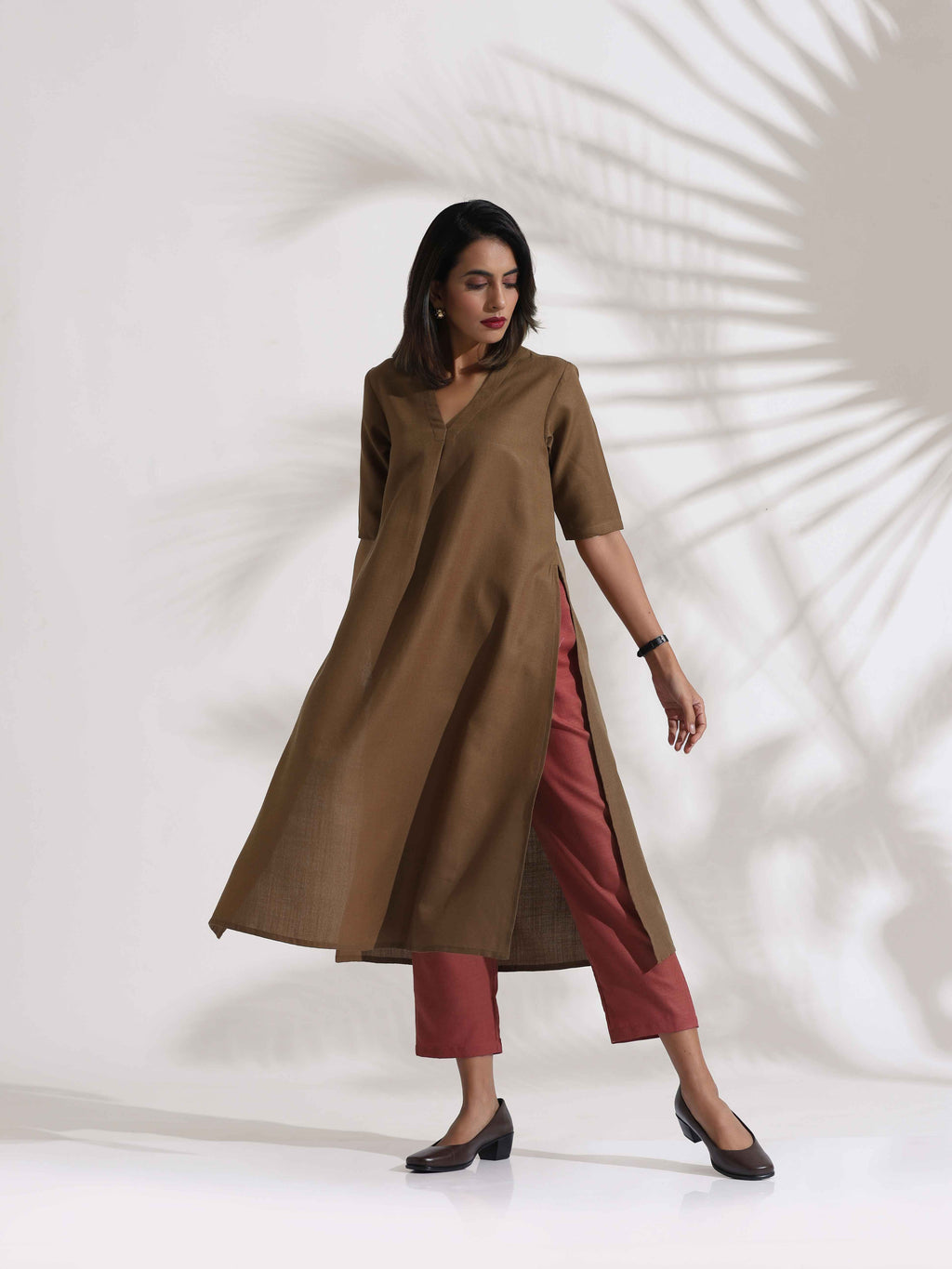 trueBrowns Brown Slub Highslit Kurta Set