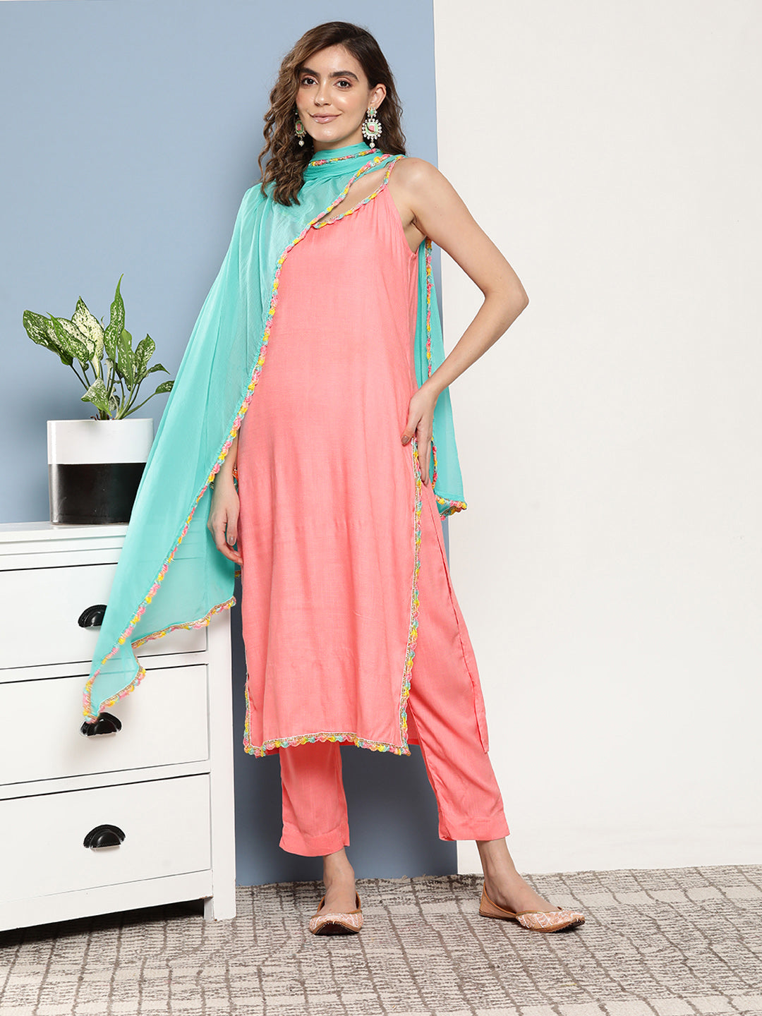 InWeave Women's Pink Lace Work Straight Strappy Kurta Set With Turquoise Chiffon Dupatta