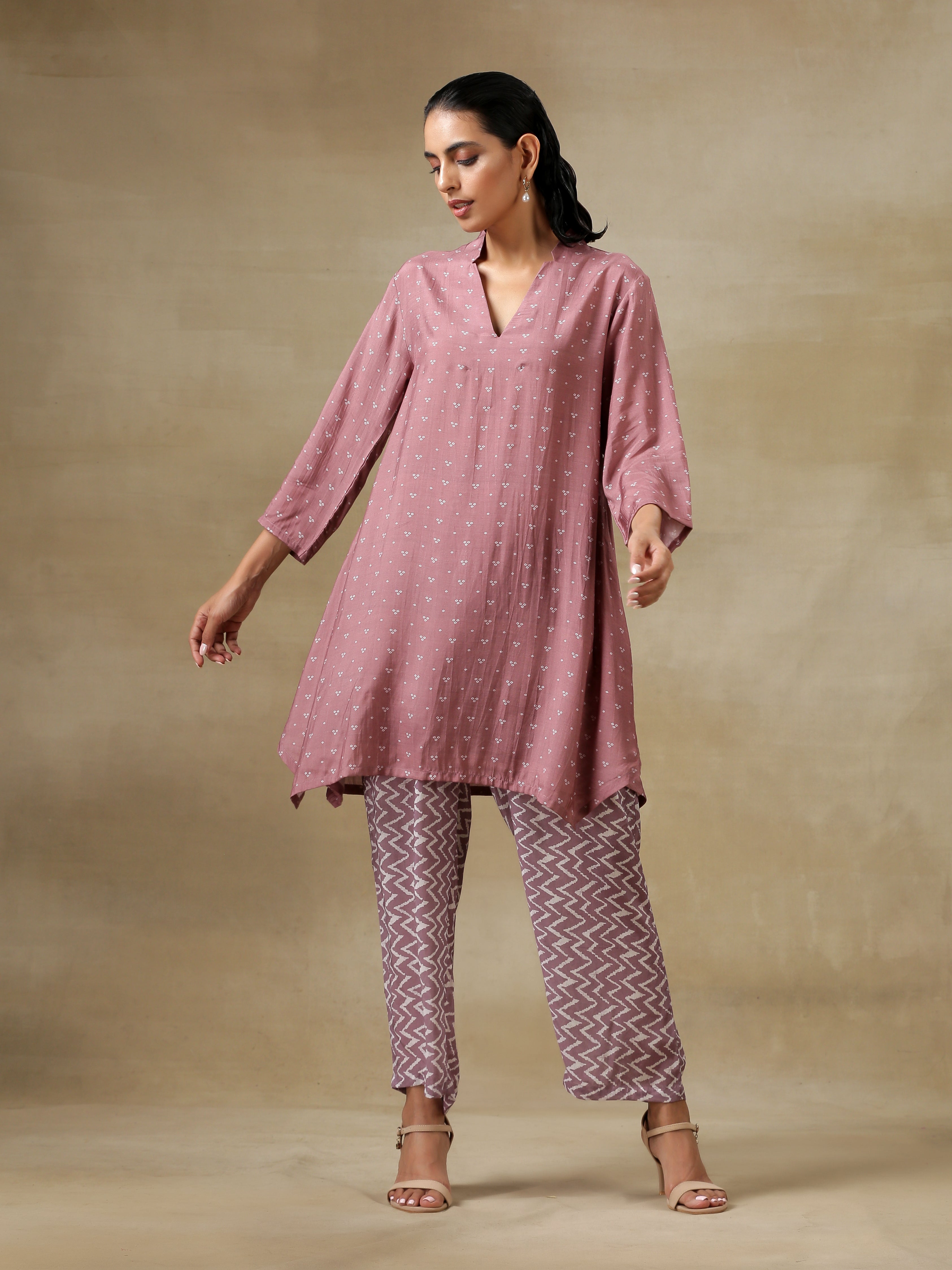 trueBrowns Dark Mauve Bandhani Printed Silk Collared Co-Ord Set