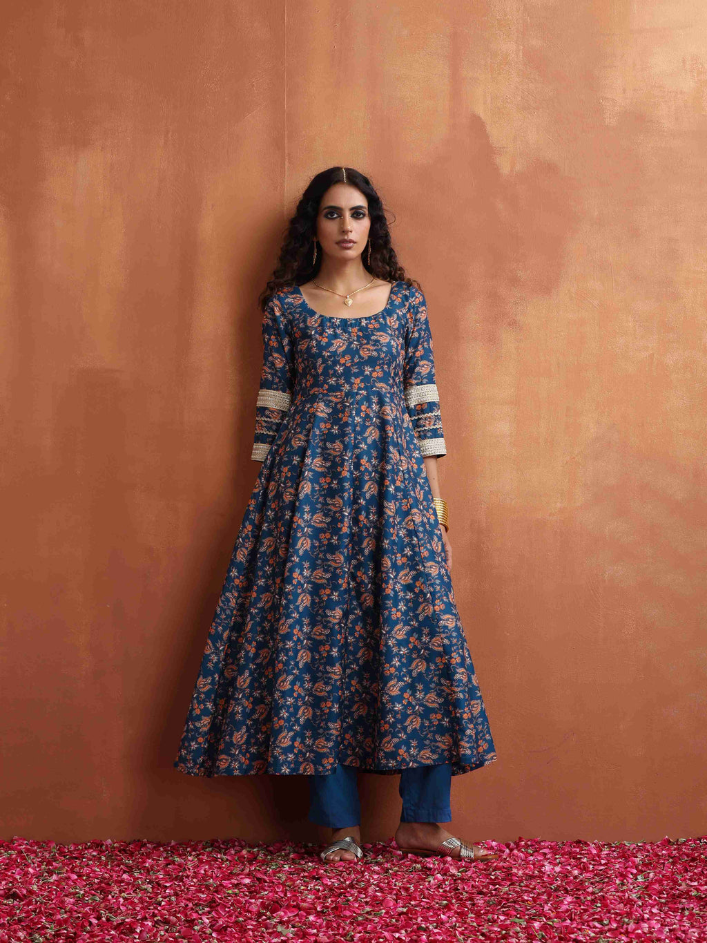 trueBrowns Blue Print Straight Kurta Set