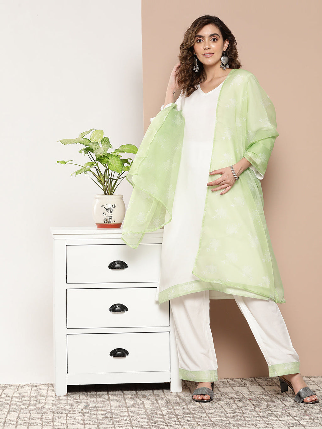 InWeave Women's Cream Straight Kurta Set W Green White Print Organza Dupatta