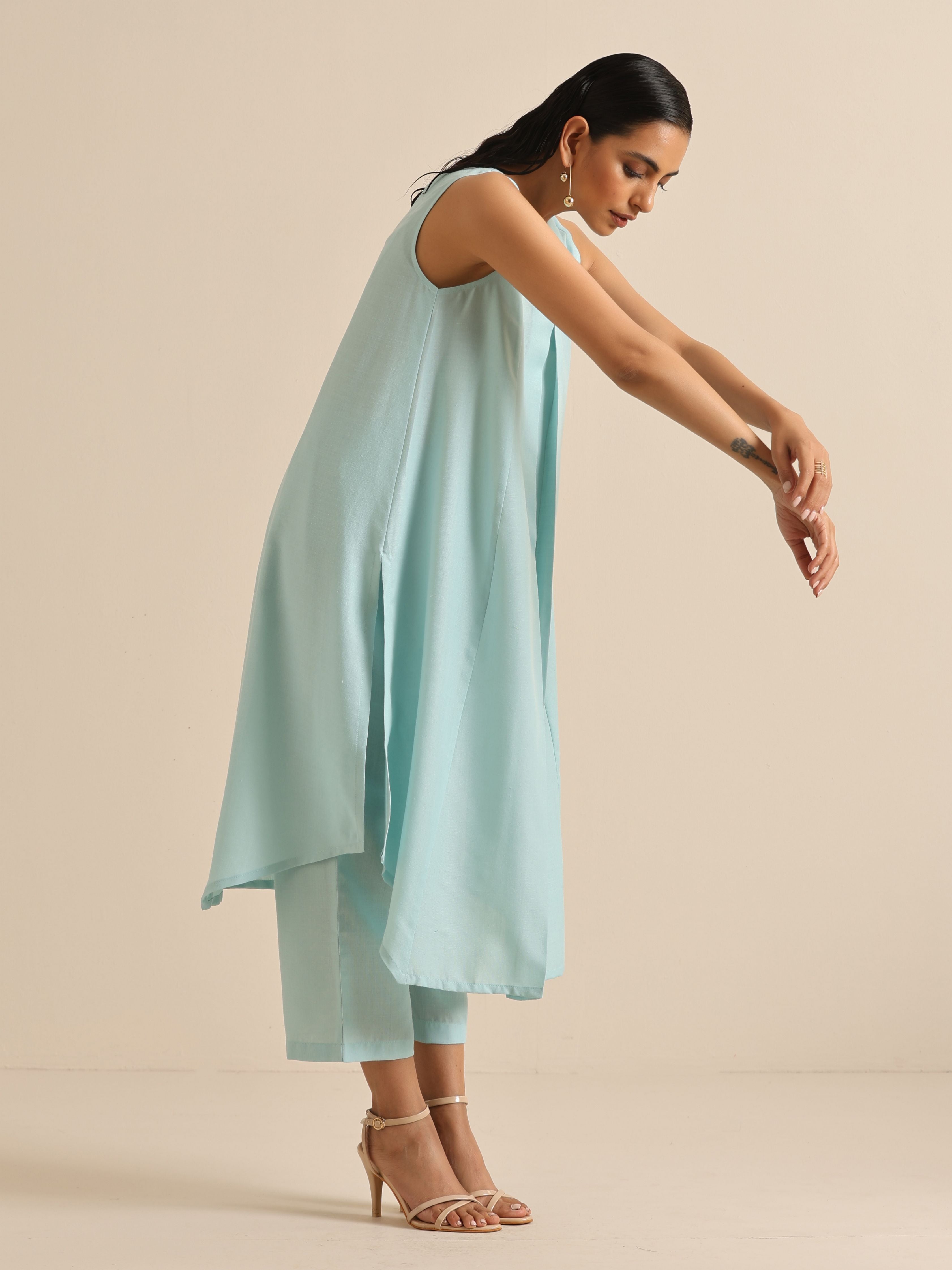 trueBrowns Sky Blue Slub Sleeveless Flared Kurta Pant Set