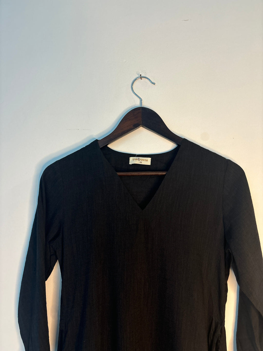 trueBrowns Black Slub V neck Kurta
