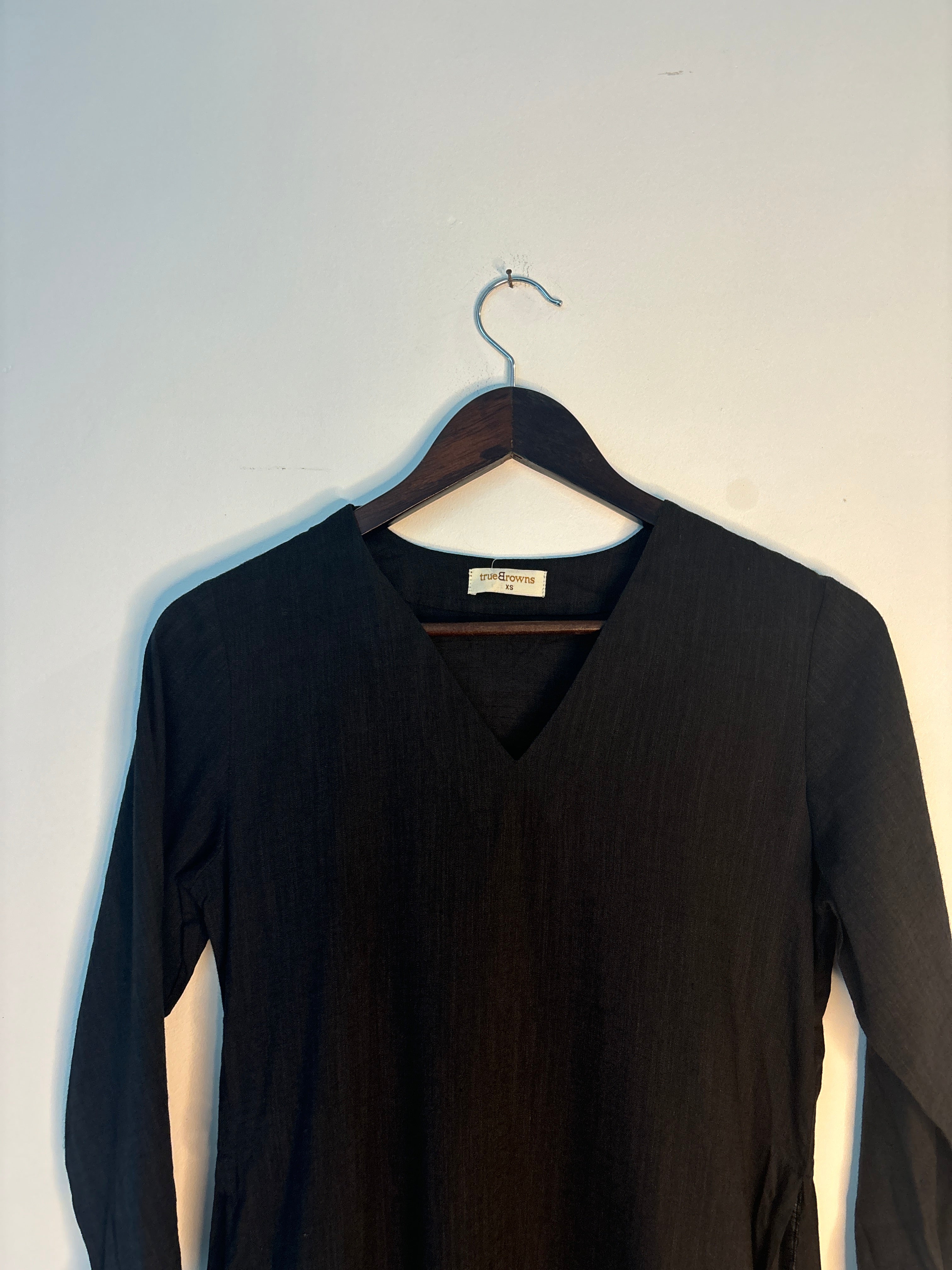 trueBrowns Black Slub V neck Kurta