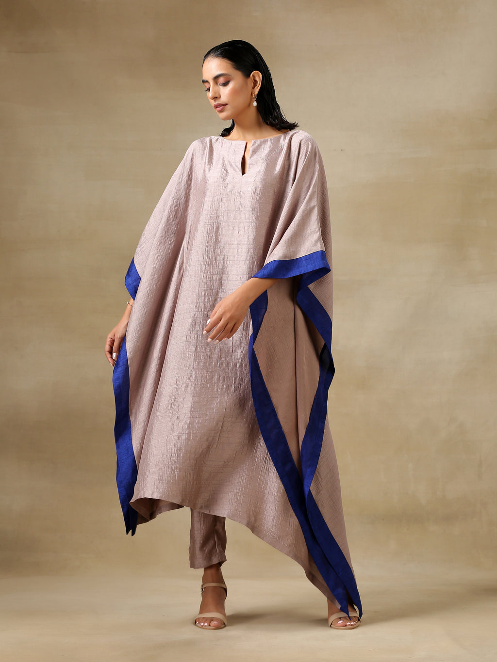 trueBrowns Grey Textured Silk High Low Kaftan Pant Set