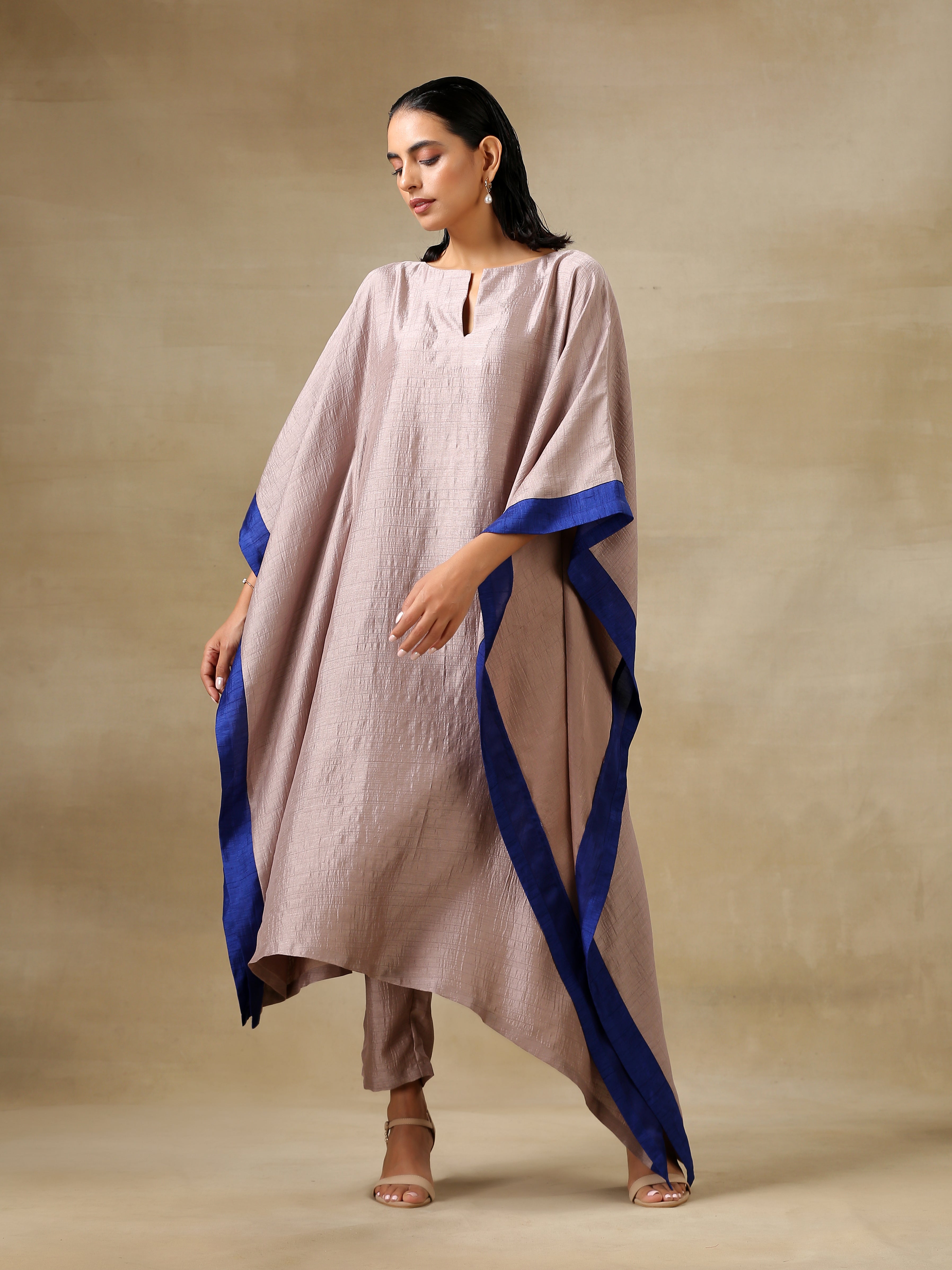 trueBrowns Grey Textured Silk High Low Kaftan Pant Set