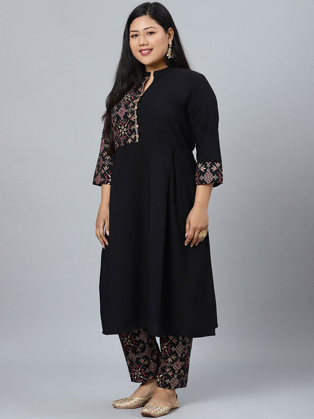Sztori Plus Size Black Floral Printed Mandarin Collar Straight Kurta with Trousers