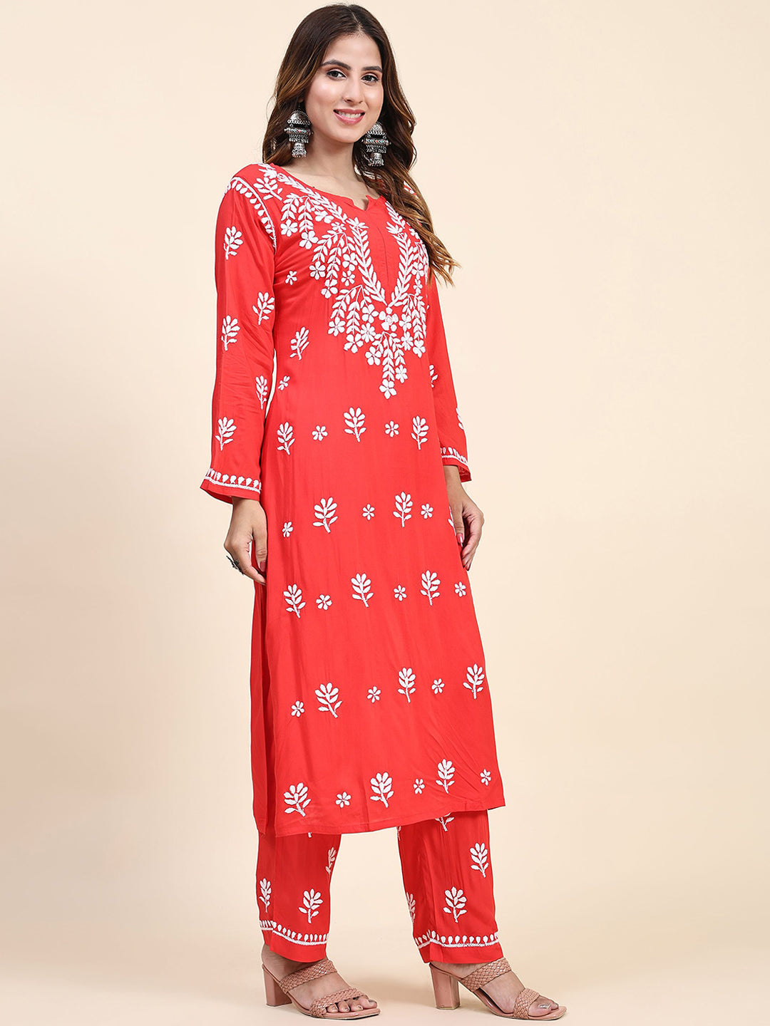 HOUSE OF KARI Floral Embroidered Chikankari Pure Cotton Straight Kurta With Trousers