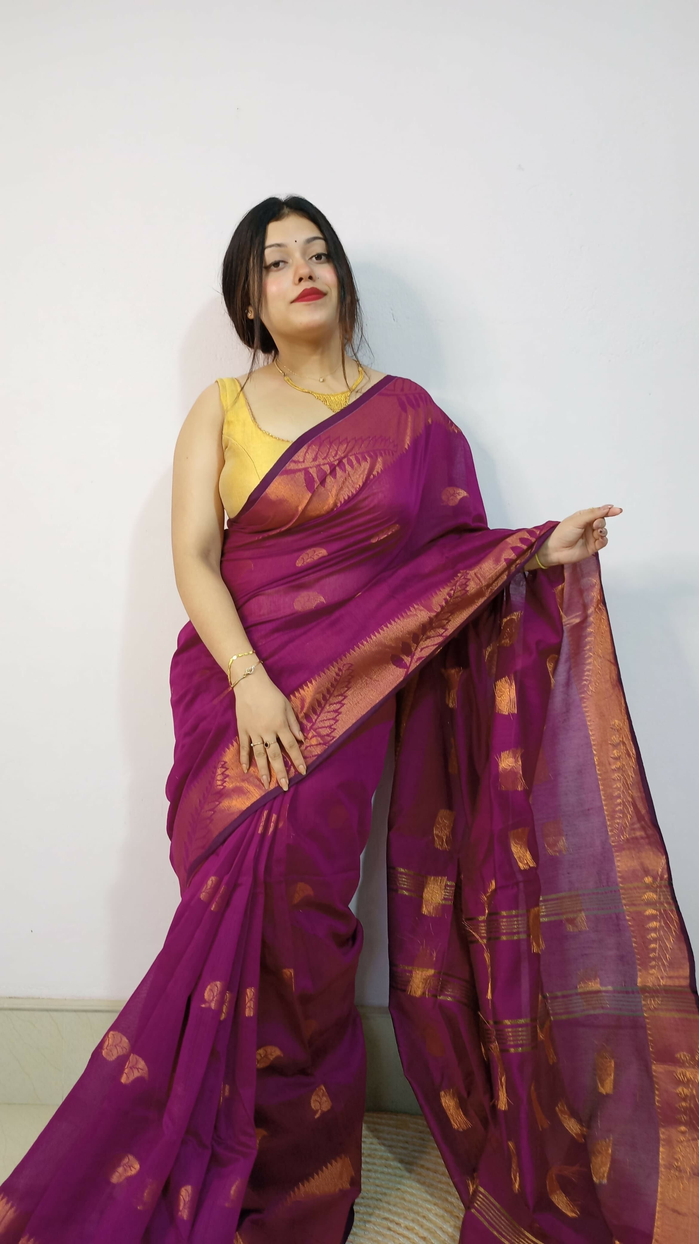 Exclusive Collection Beautiful Magenta Cotton Silk Woven Handloom Saree With Running Blouse Piece