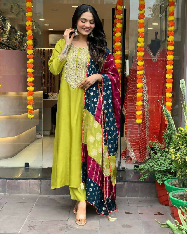 The52 Lemons Women's Gorgeous Embroidered Viscose Chanderi Fabric Straight Kurta Pant with Dupatta Set
