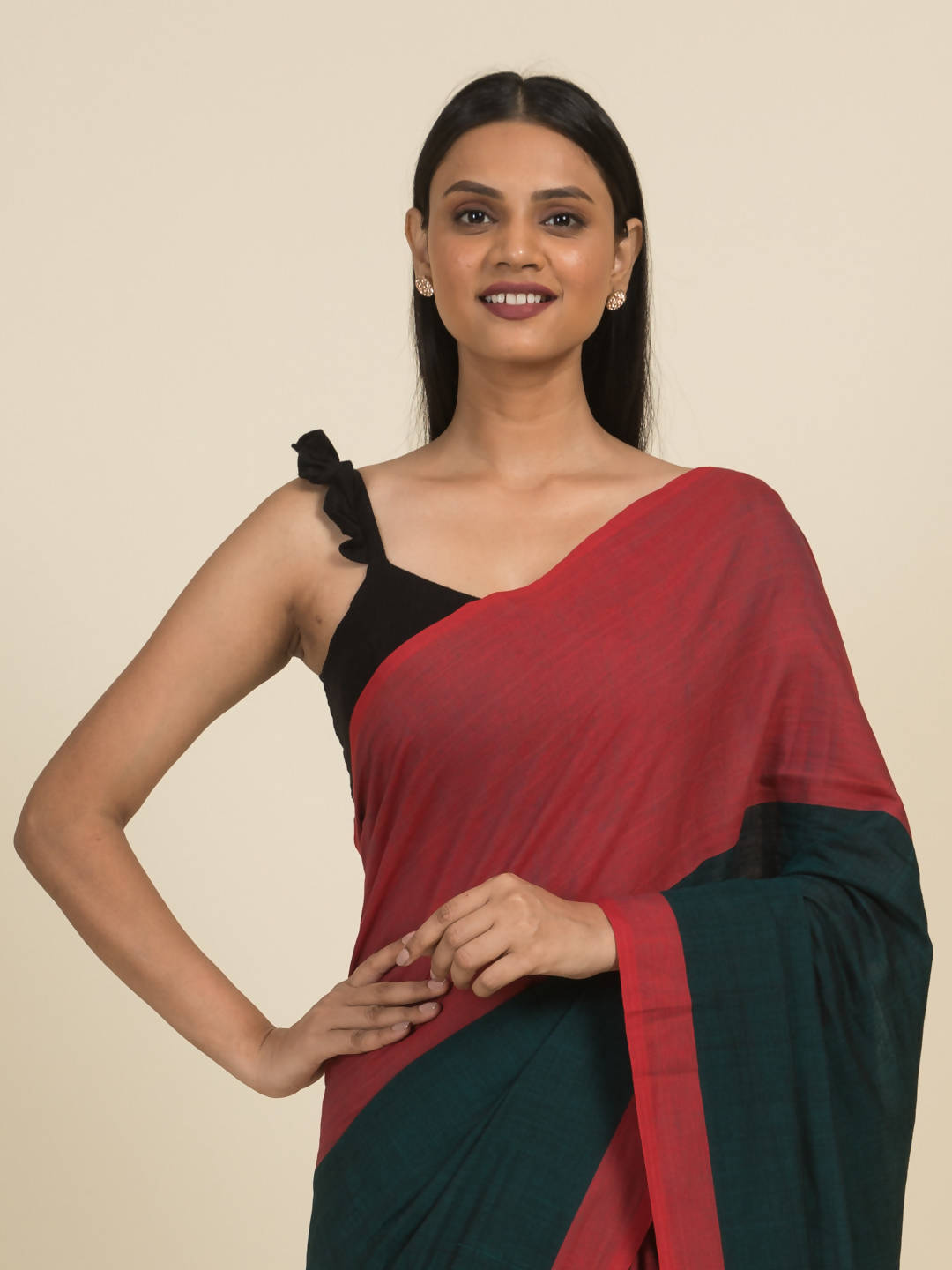 Suta Green Red Colourblocked Pure Cotton Saree