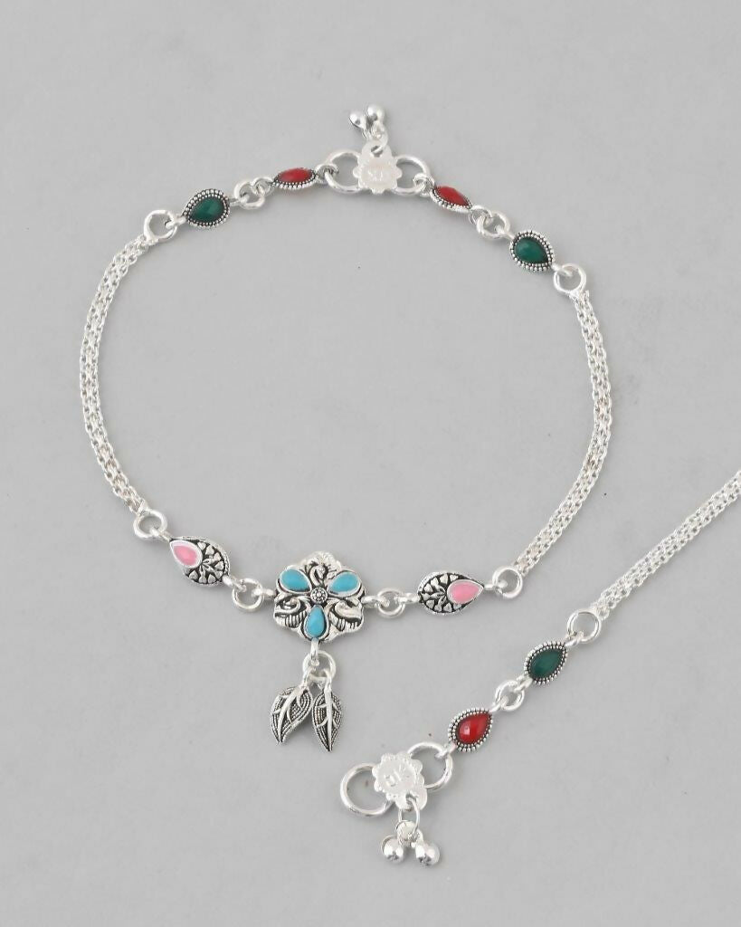 VOJ Set of 2 Traditional Stone Studded Flower Shaped Anklet
