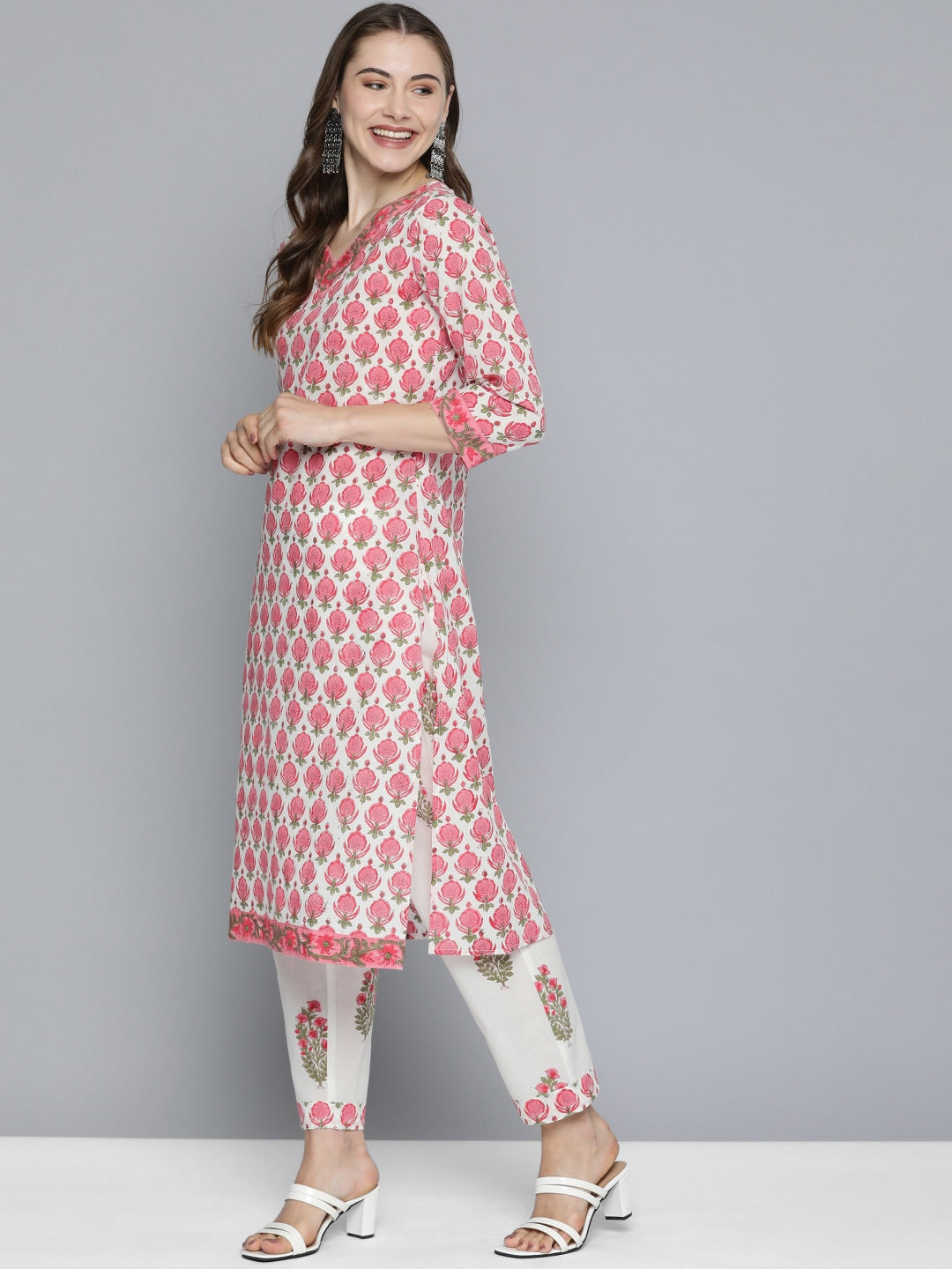 HERE&NOW Women Floral Printed Regular Pure Cotton Kurta with Trousers & With Dupatta
