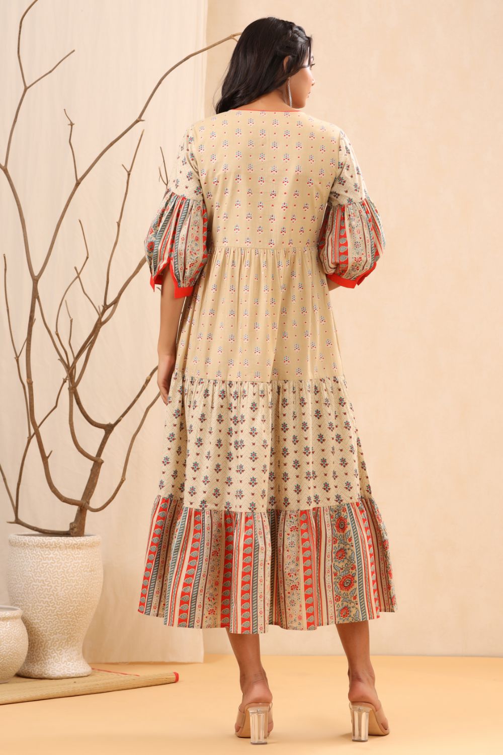 Juniper Womens Beige Cambric Floral Printed Tiered Dress