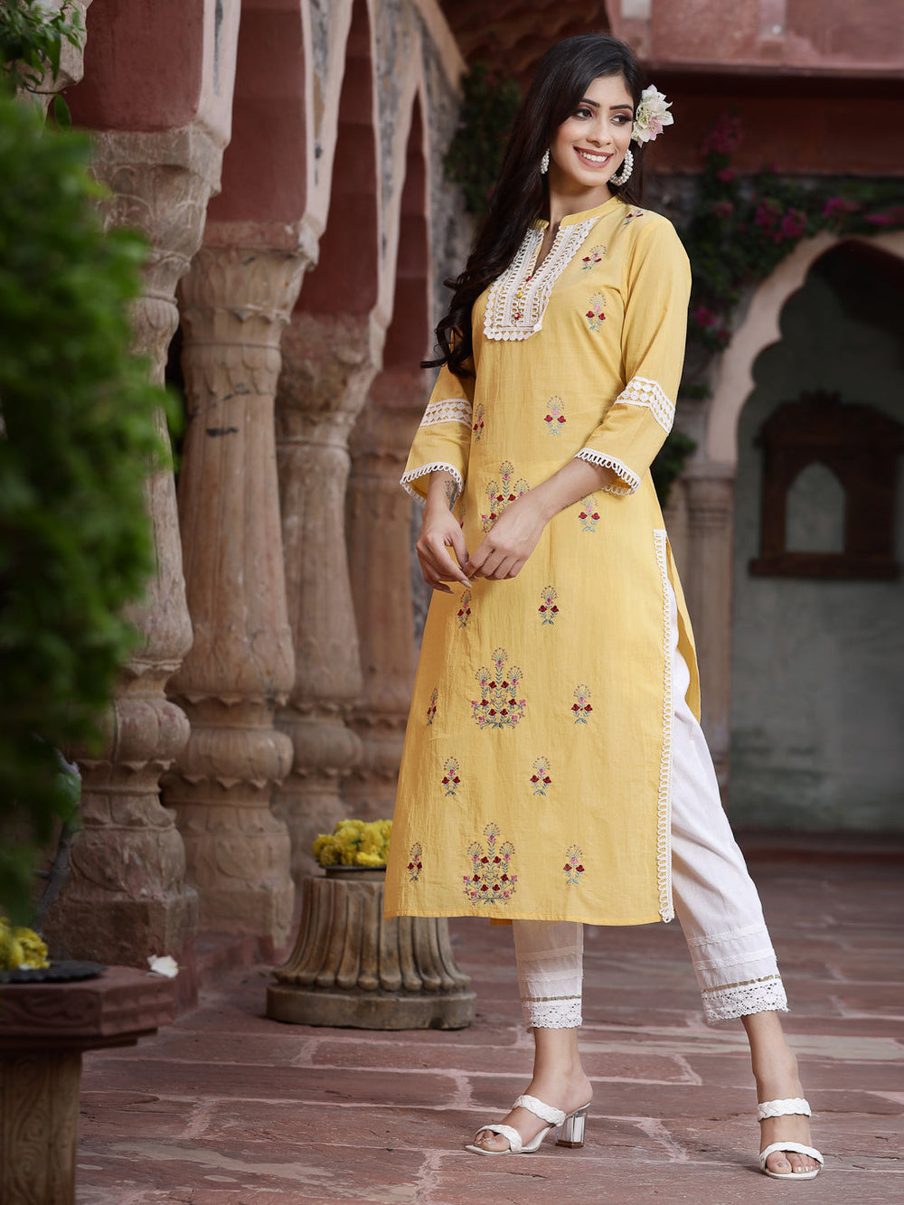 Juniper Women's Yellow Cambric Embroidered Straight Kurta