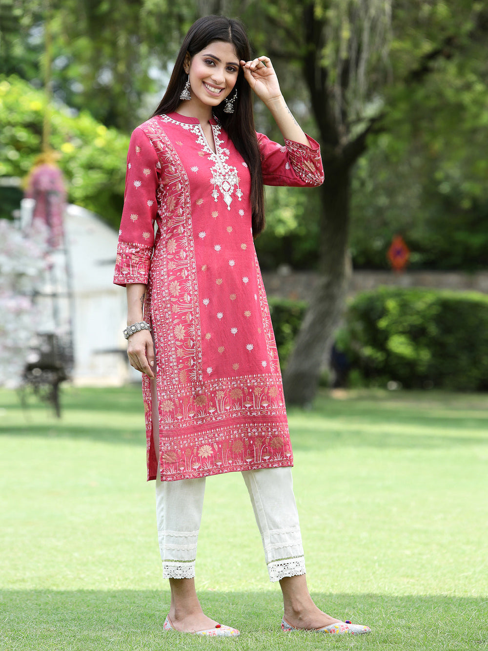 Juniper Women Fuchsia Rayon Festive Embroidered Straight Kurta