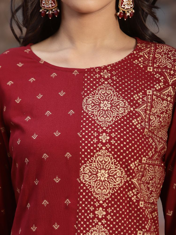 Juniper Women's Maroon Rayon Printed Straight Kurta