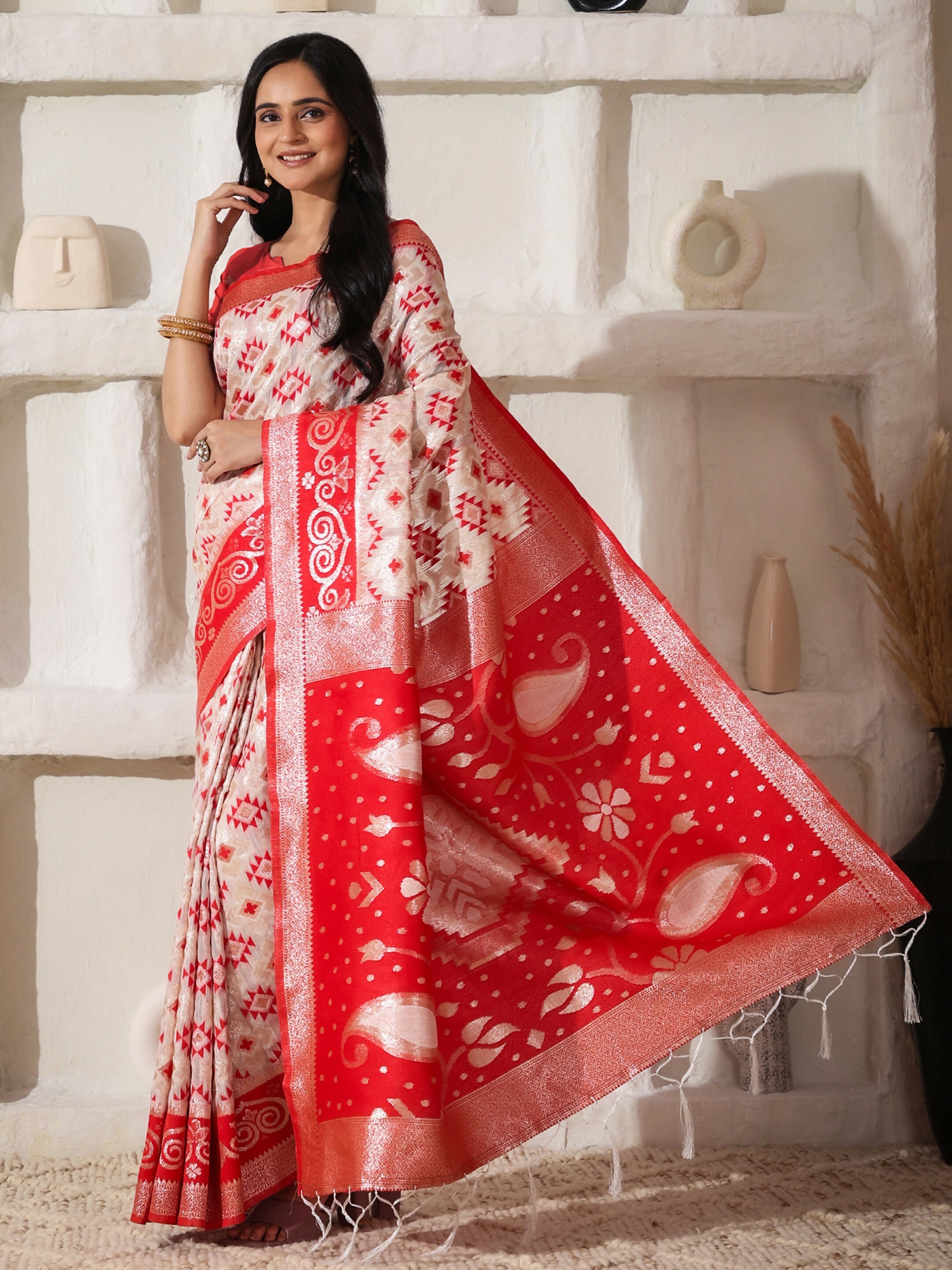 Shree Shyam Fashion Linen Cotton Red & White Saree