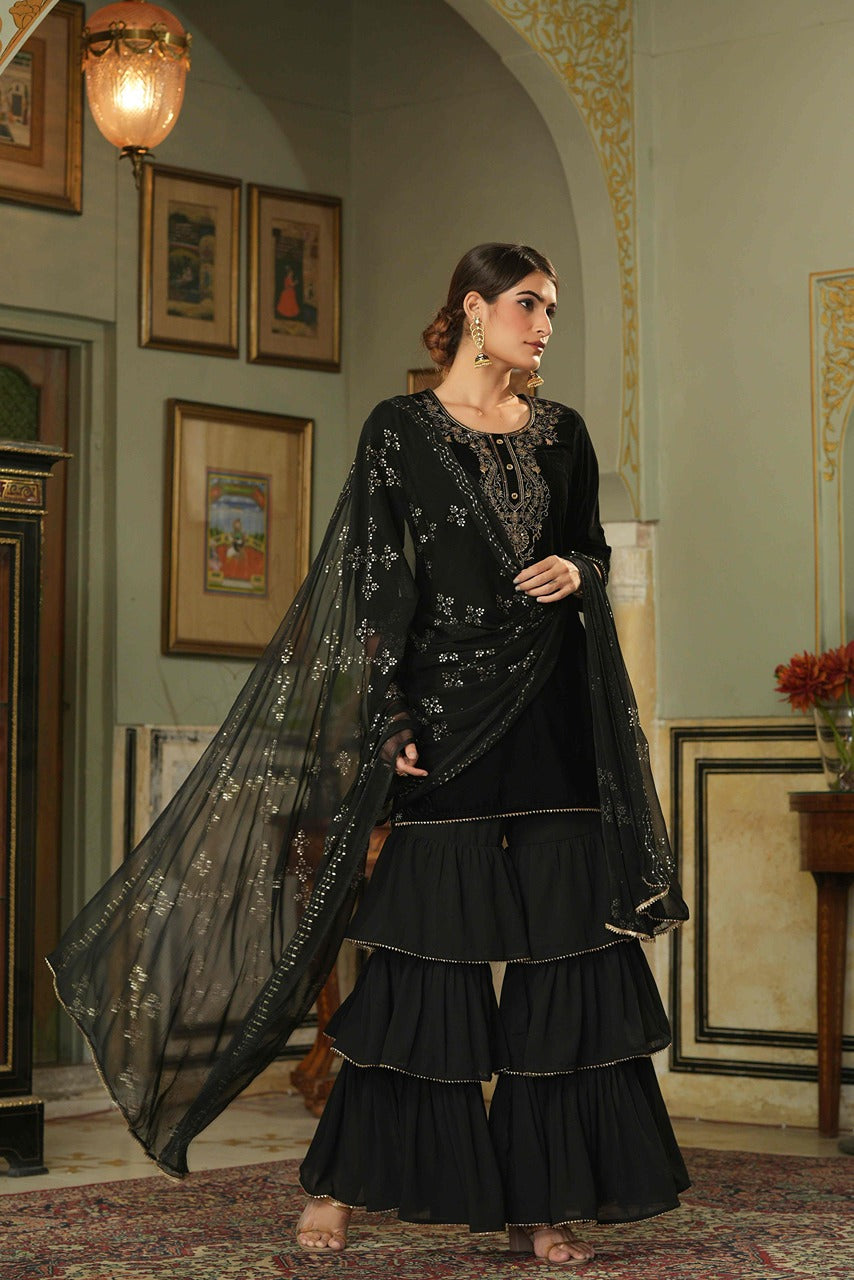 Juniper Black Velvet Festive Solid Straight Skd For Women