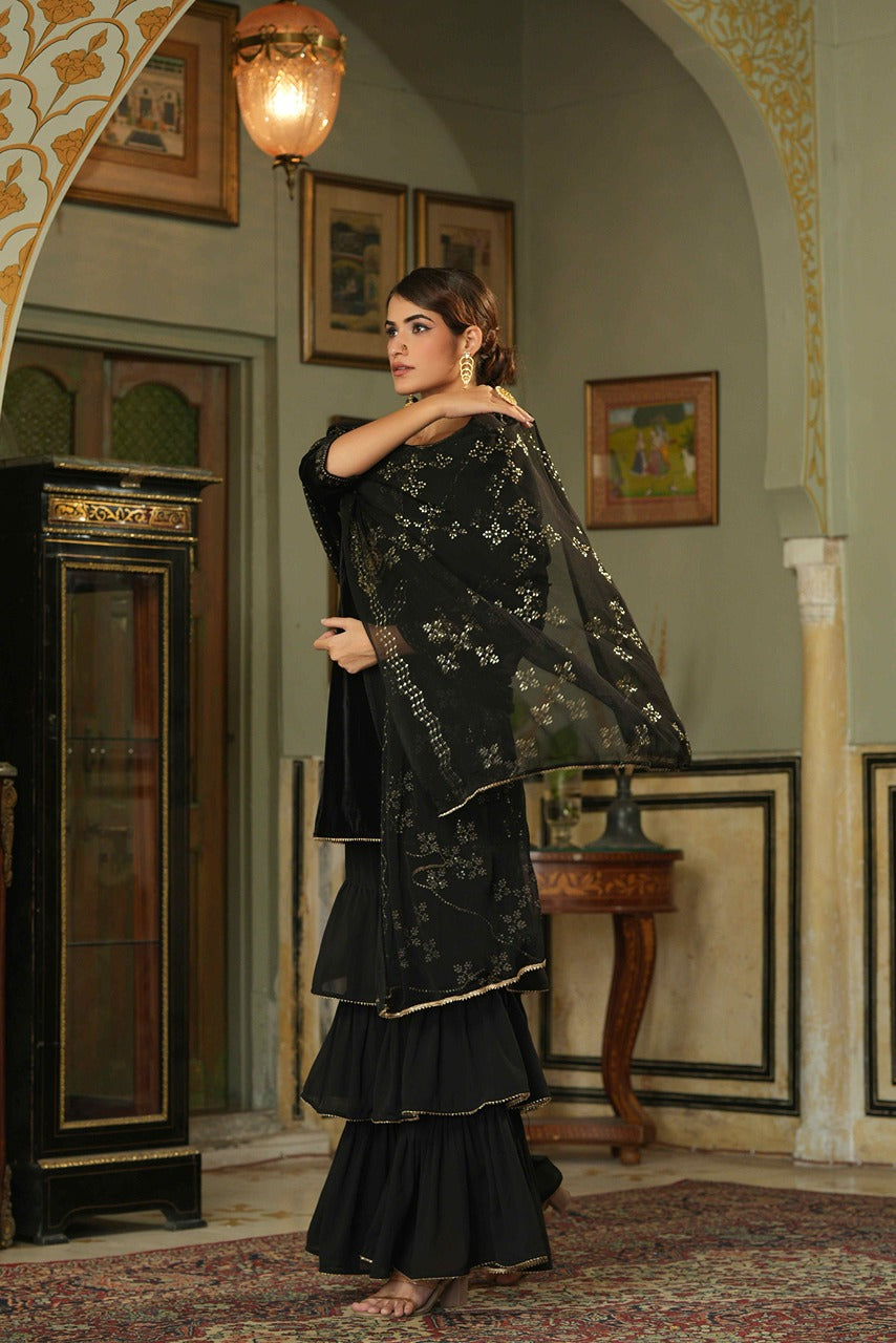 Juniper Black Velvet Festive Solid Straight Skd For Women