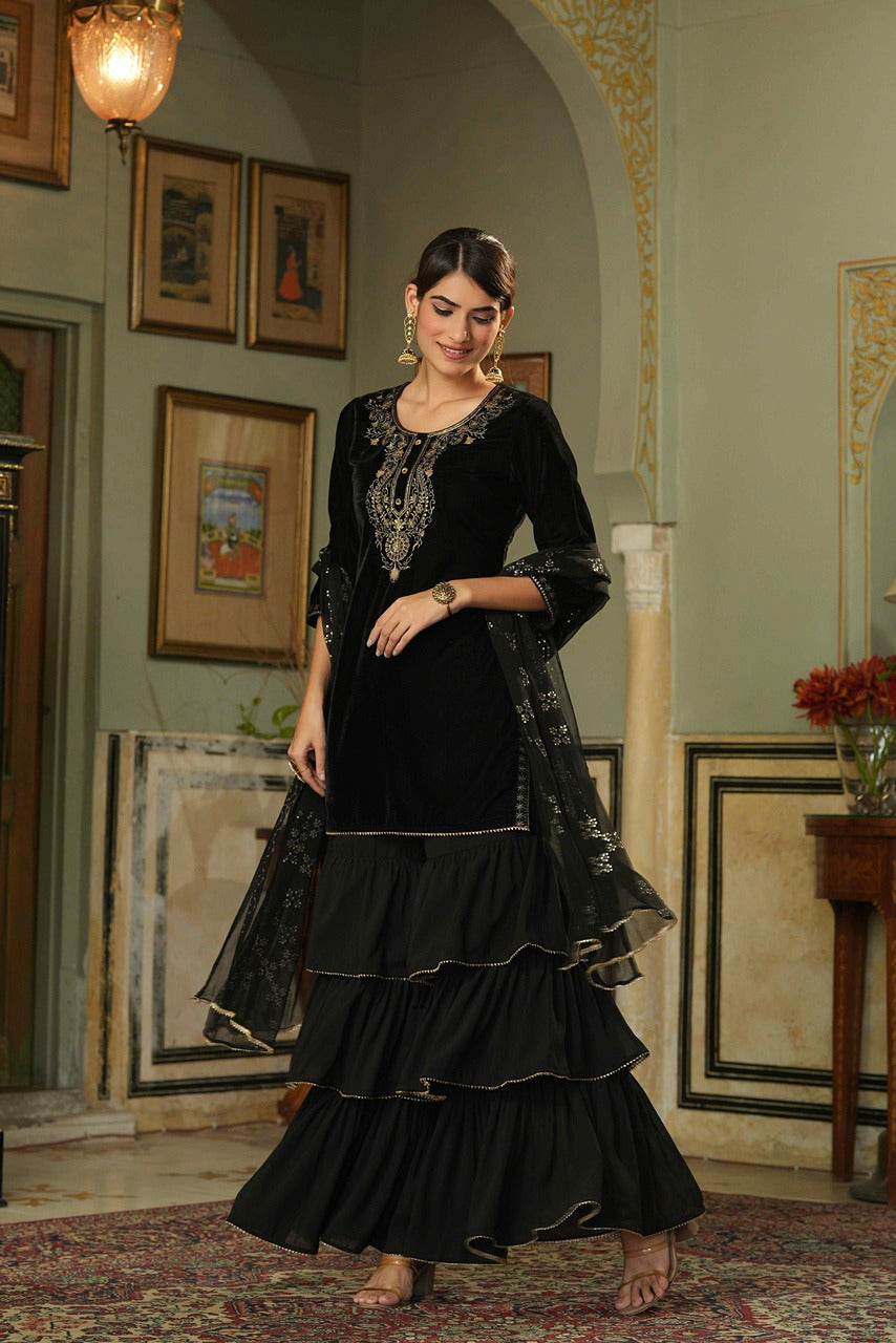 Juniper Black Velvet Festive Solid Straight Skd For Women