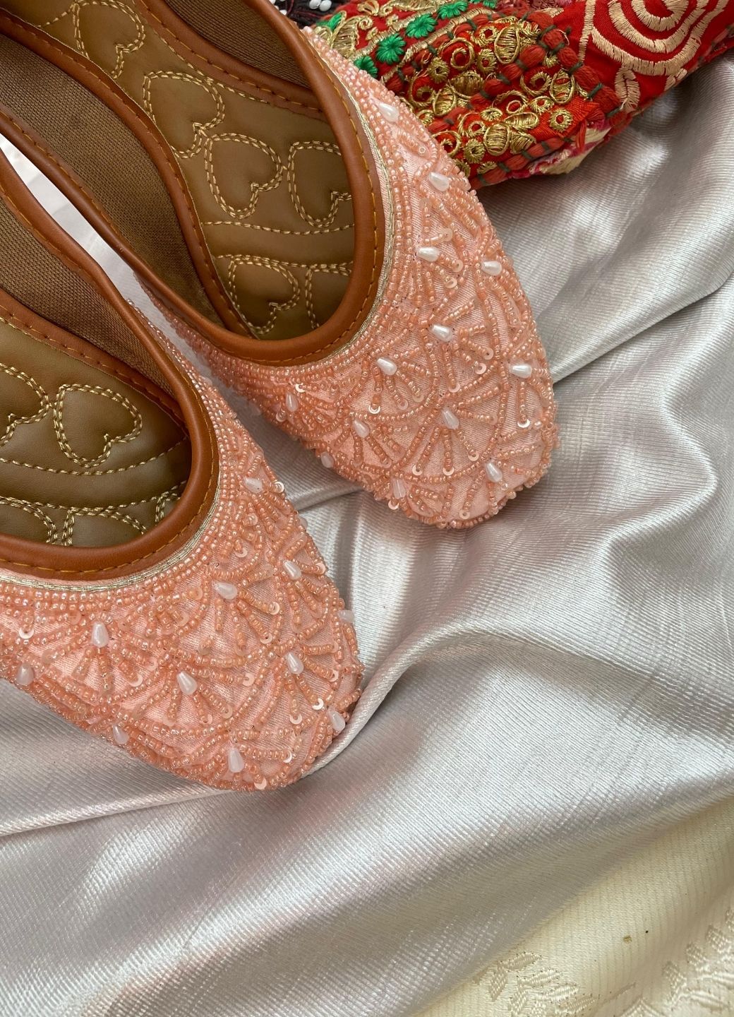 Desi Colour Women Indian Ethnic Footwear-Peach pearl Net
