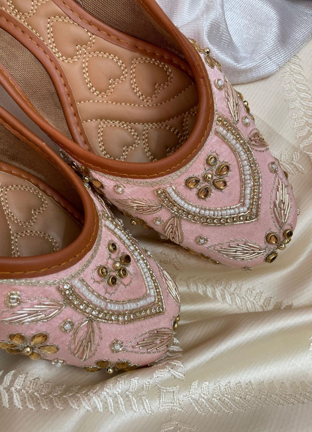 Desi Colour Women Indian Ethnic Footwear-Peach Dabka Stone