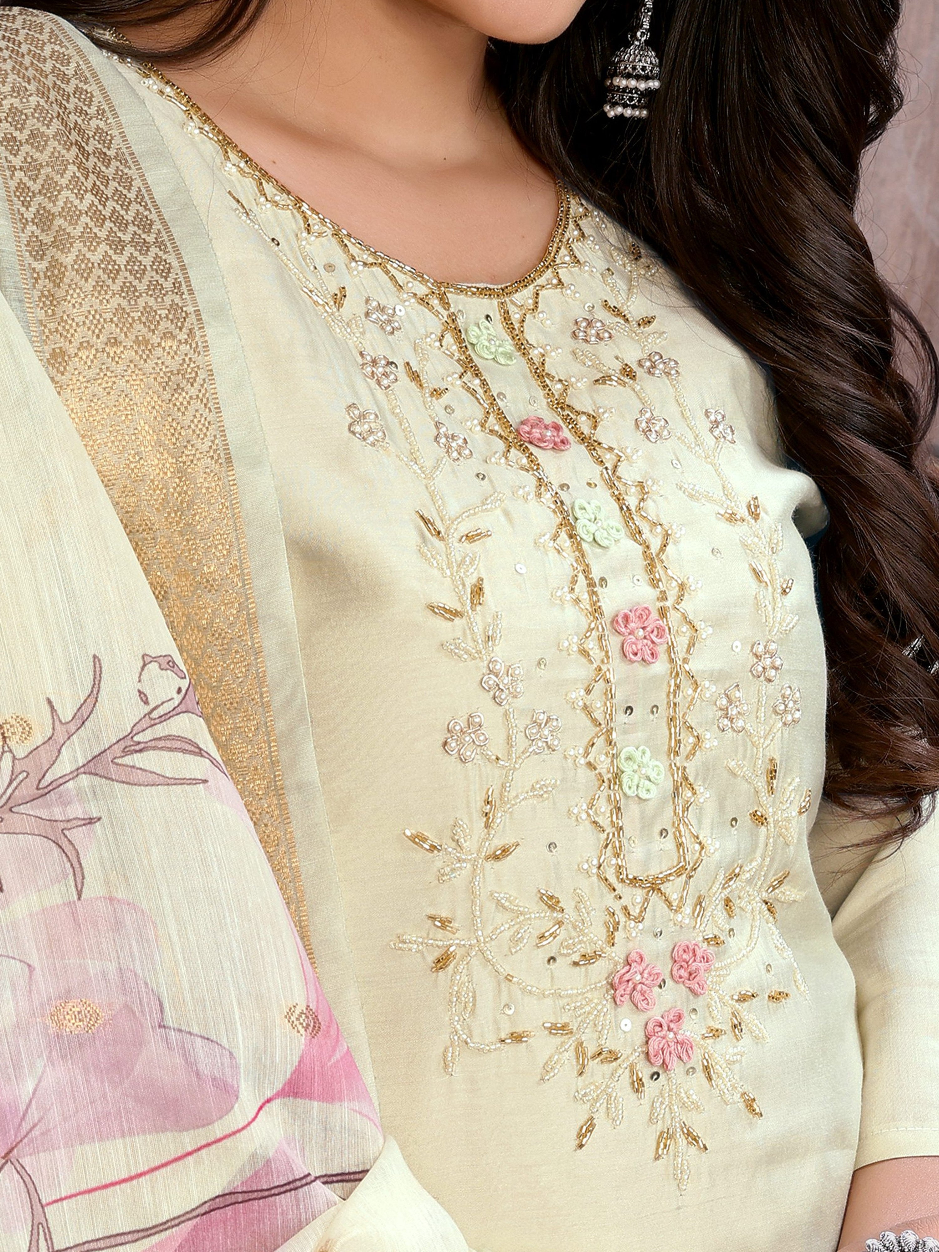 Vedant Vastram Kurta Pant set with Dupatta having Beautiful Hand work (Khatli Work) - Light Pista