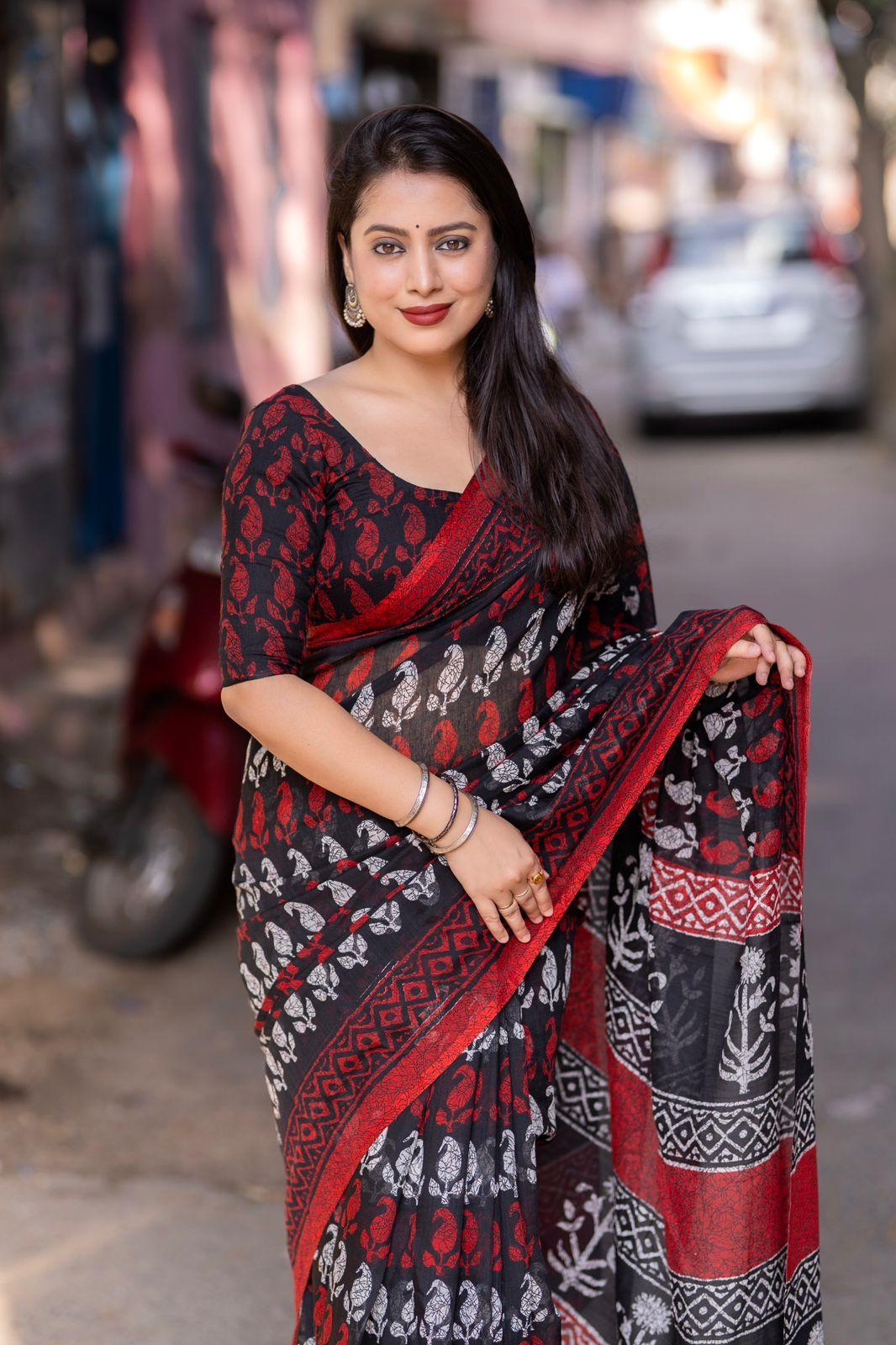 Red Linen Blend Ethnic Motifs Saree with Unstitched Blouse - Hiral Fashion