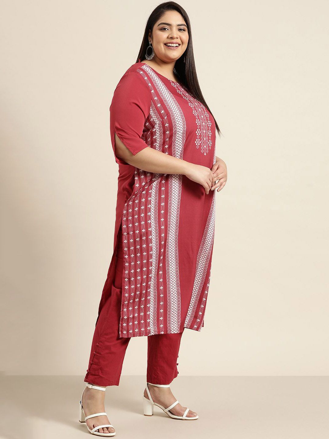 Sztori Plus Size Geometric Printed Round Neck Straight Kurta