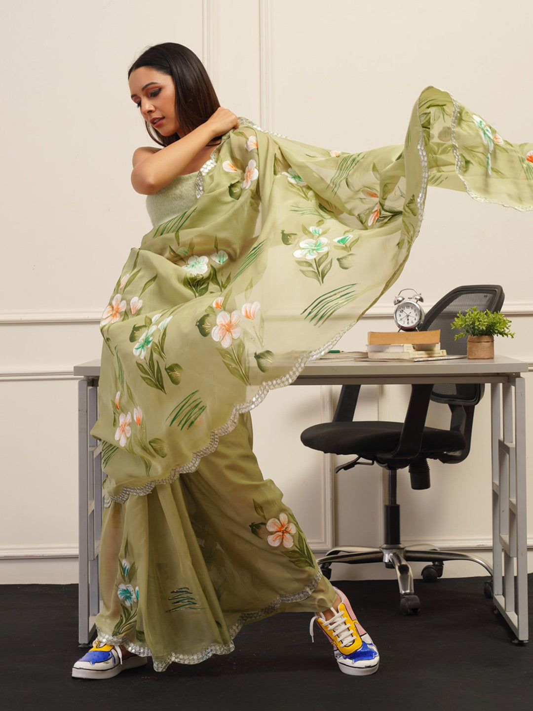Tikhi Imli Floral Printed Organza Saree