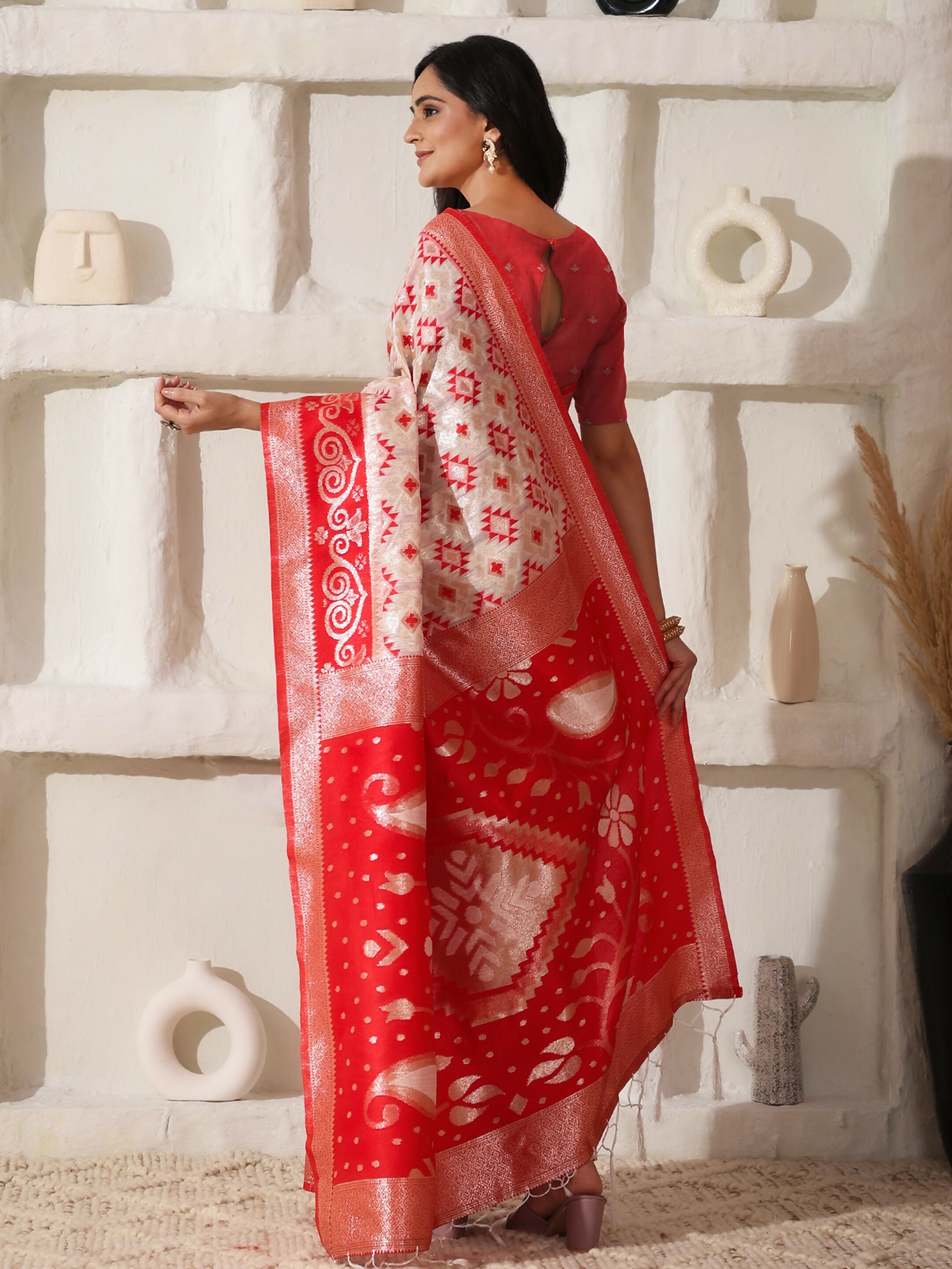 Shree Shyam Fashion Linen Cotton Red & White Saree