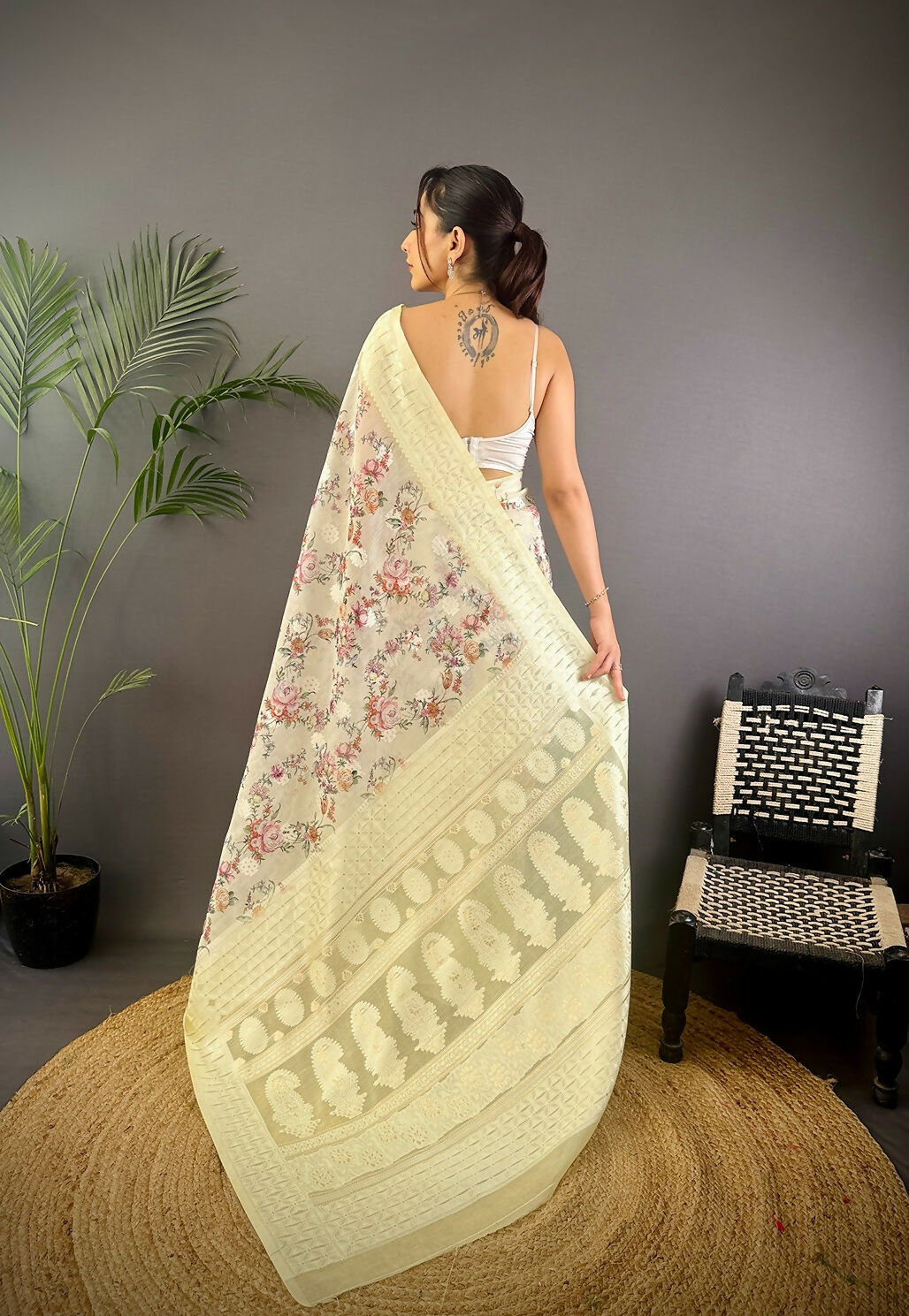 Joban Fashion Grey Floral Motifs Banarasi Silk Sarees