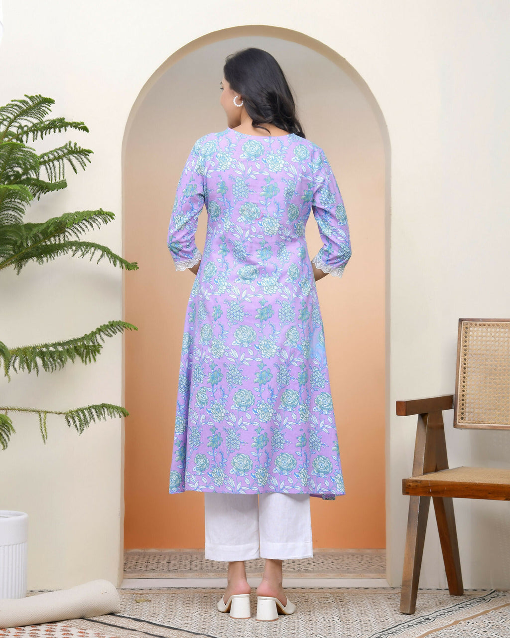 Vaasva Women Lavender Floral Cotton Printed Flare Kurti With Pant
