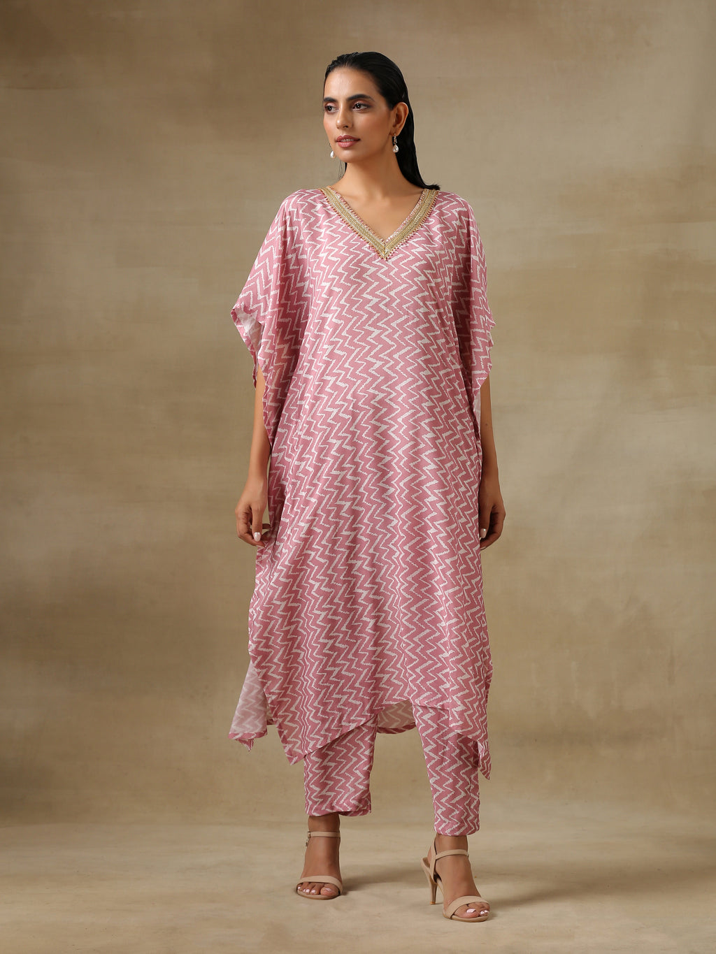 trueBrowns Light Mauve Bandhani Printed Silk Kaftan Kurta Pant Set