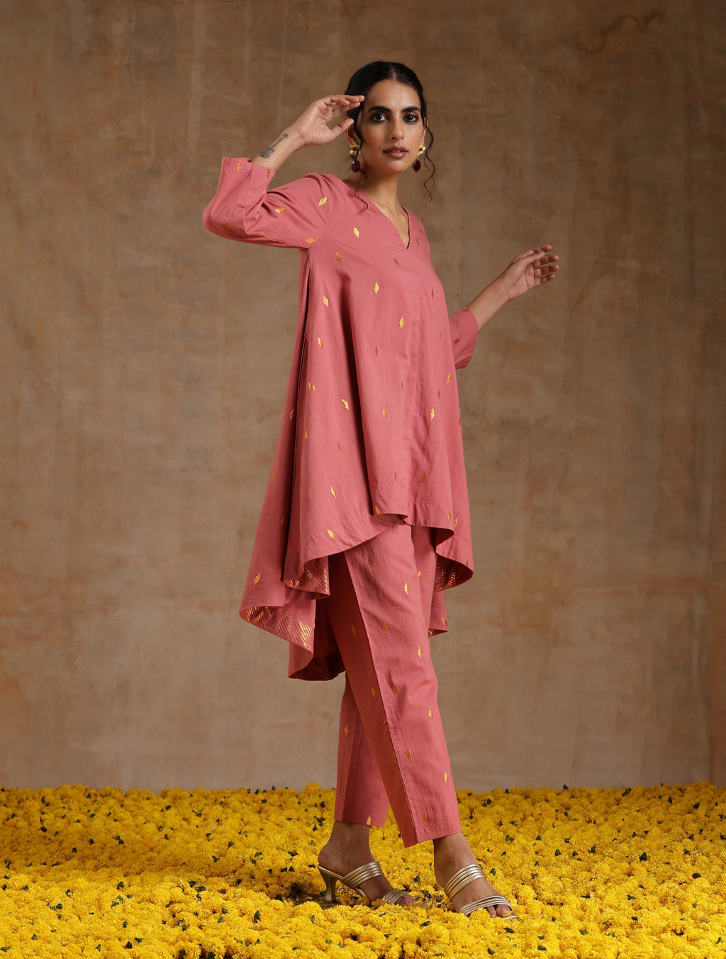 trueBrowns Blush Gold Cotton High-Low Co-Ord Set