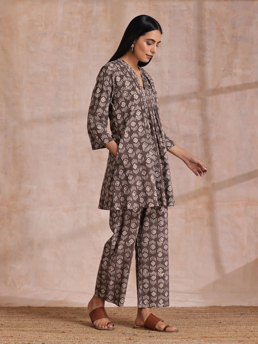 trueBrowns Clay Dabu Geometric Print Cotton Pleated Co-Ord Set