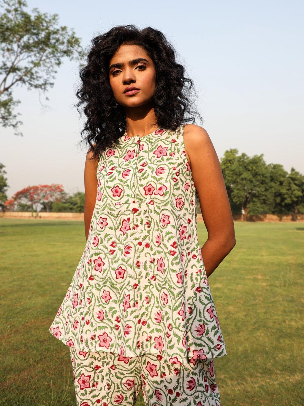 trueBrowns White Cotton Block Print Sleeveless Co-Ord set