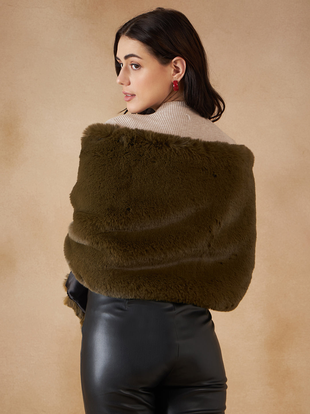 InWeave Women's Mehandi Green Long Faux Fur Cape