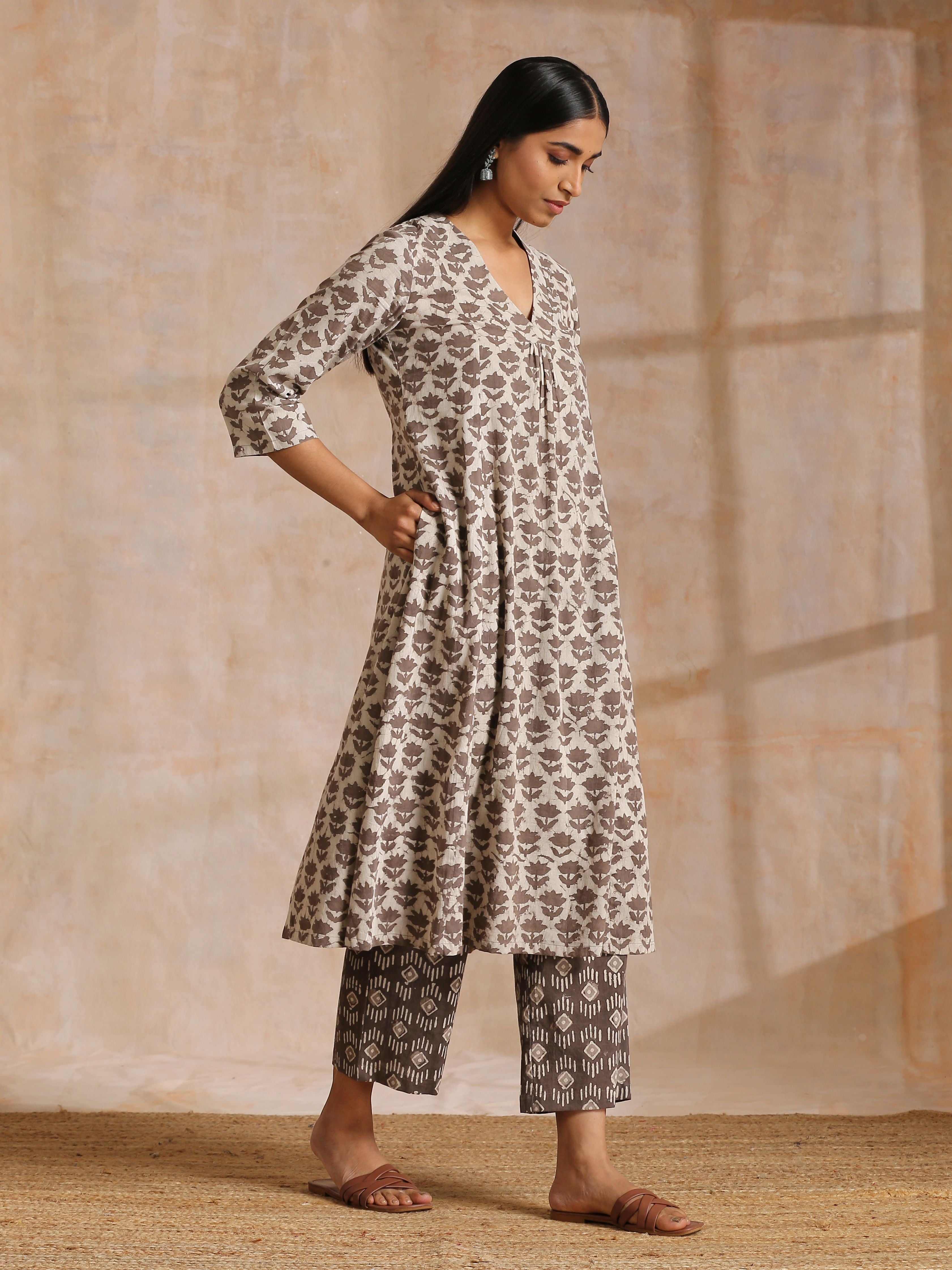 trueBrowns Clay Dabu Buta Print Cotton Front Neck Gathered Kurta Pant Set