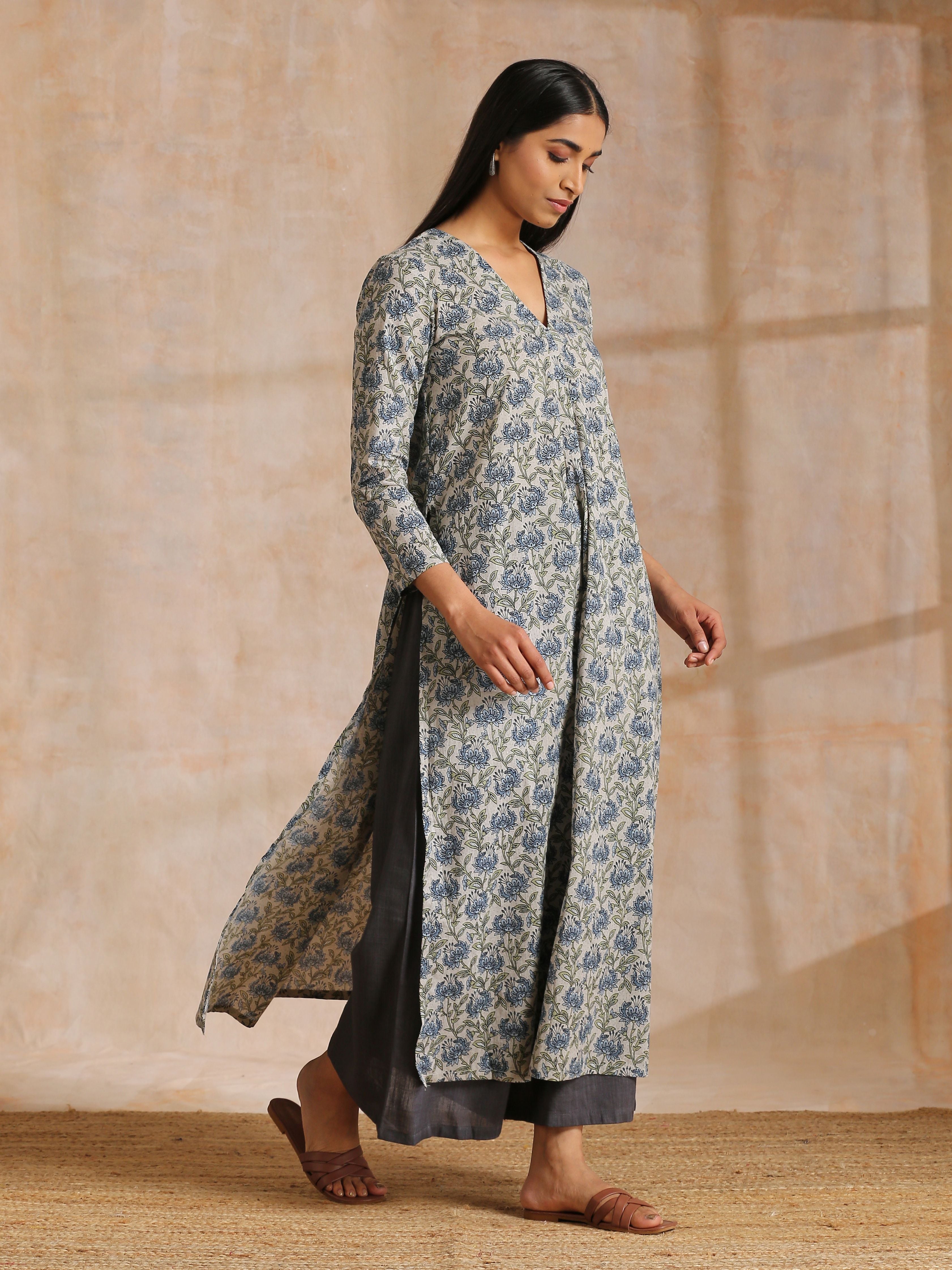 trueBrowns Blue Grey Overall Floral Block On White Print Cotton Kurta Pant Set