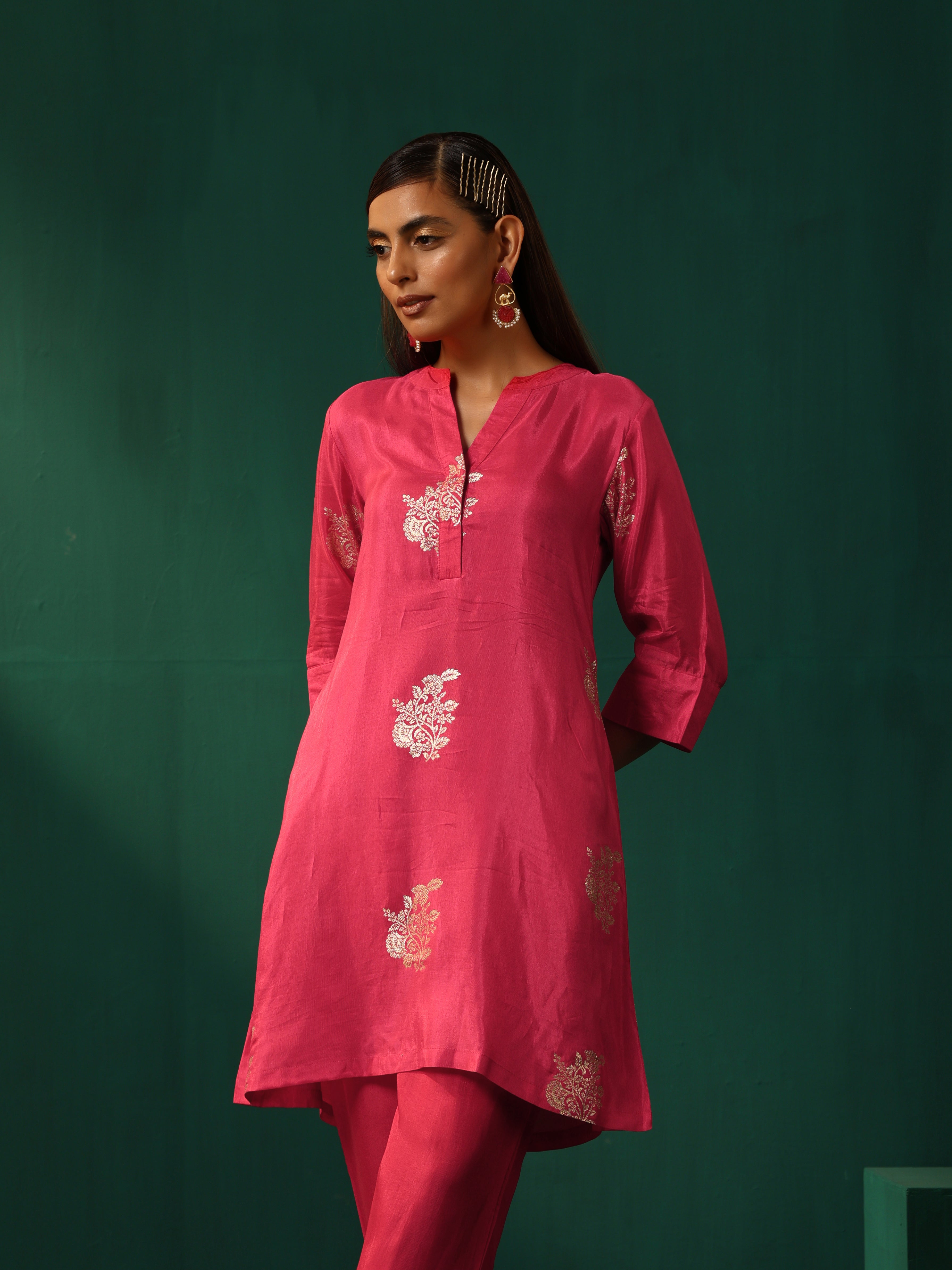 trueBrowns Pink Floral Viscose Silk Round Neck Co-ord Set